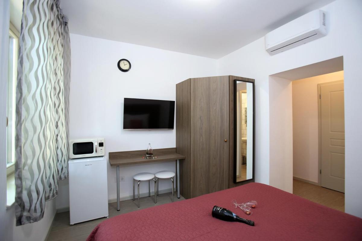 Studio Apartment photo 3