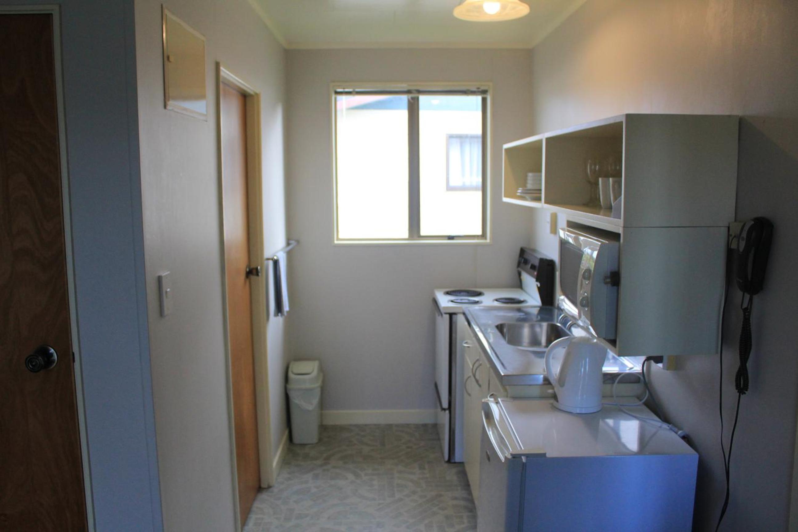 One-Bedroom Apartment - Photo 3