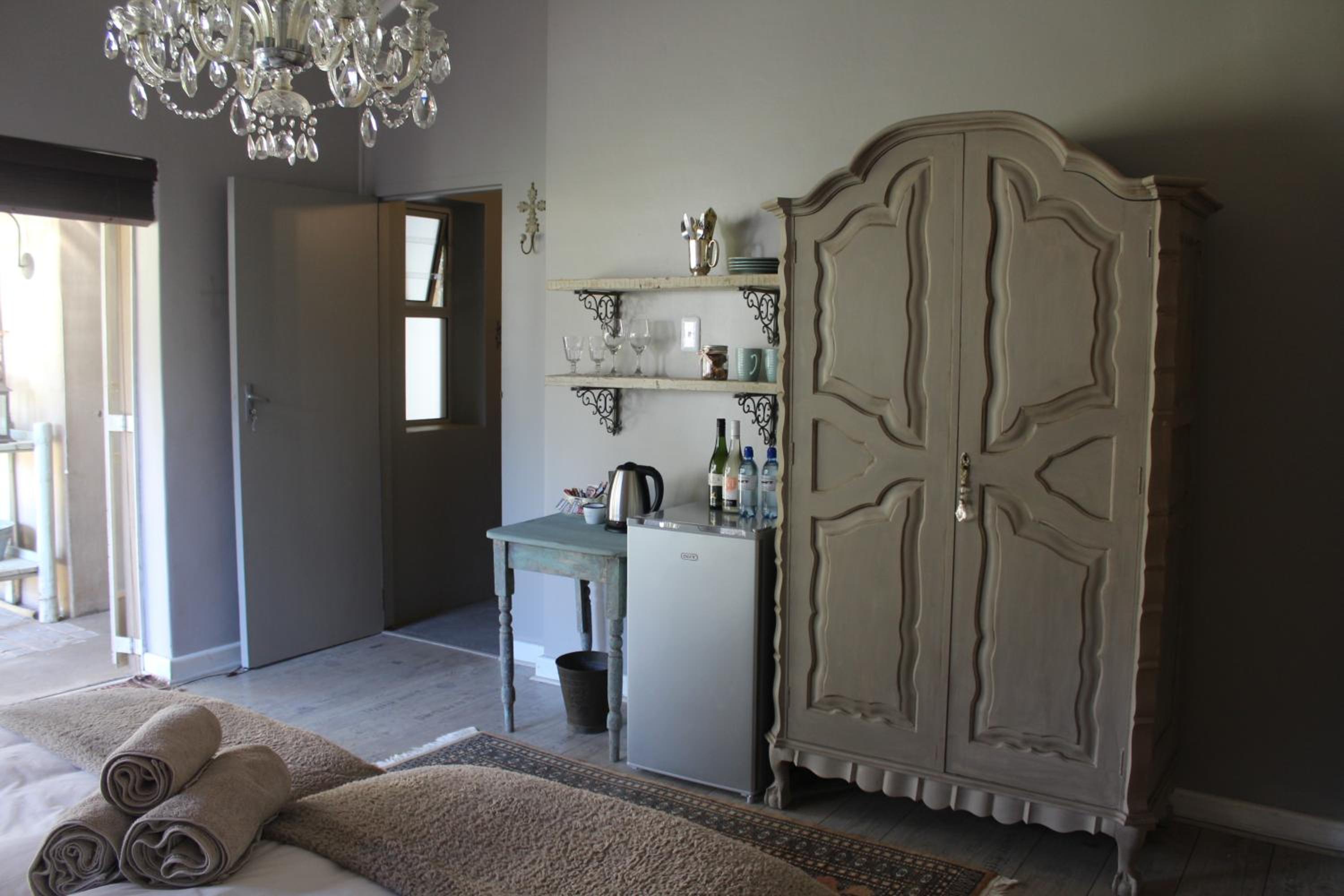 Double or Twin Room with Garden View - Photo 4