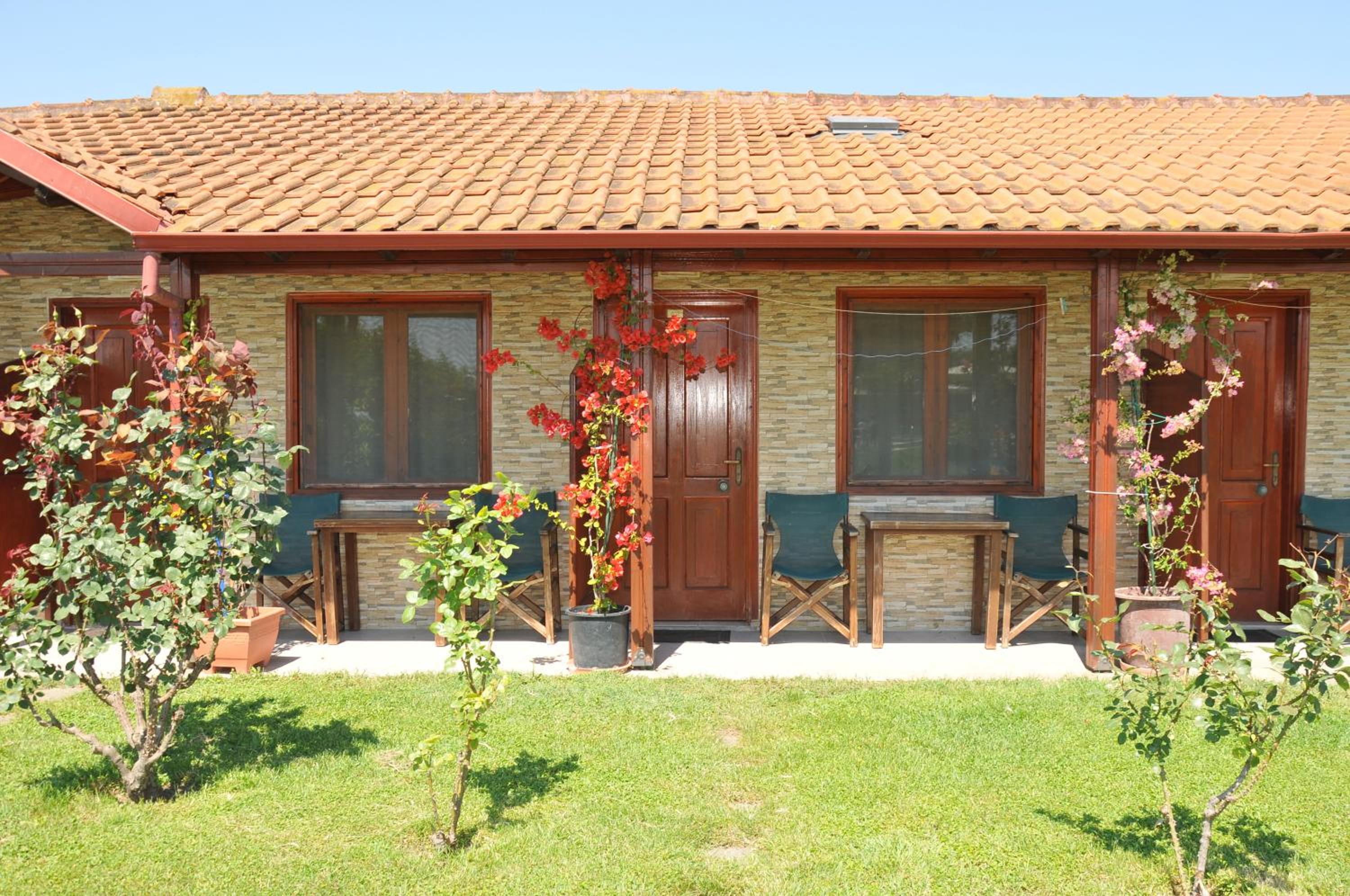 Bungalow with Garden View and Pool view - Photo 2