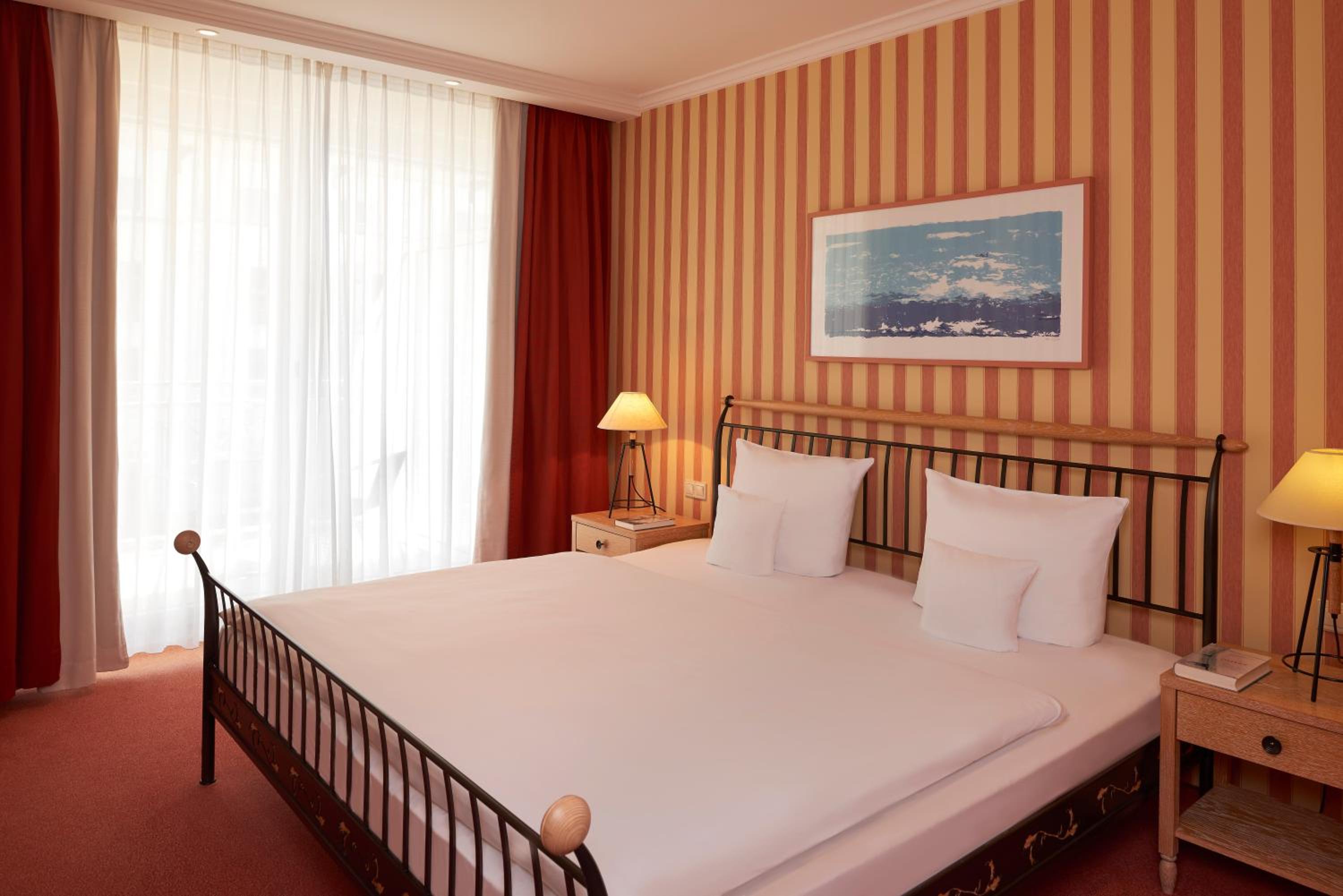 Comfort Suite with Sea Side - Photo 2