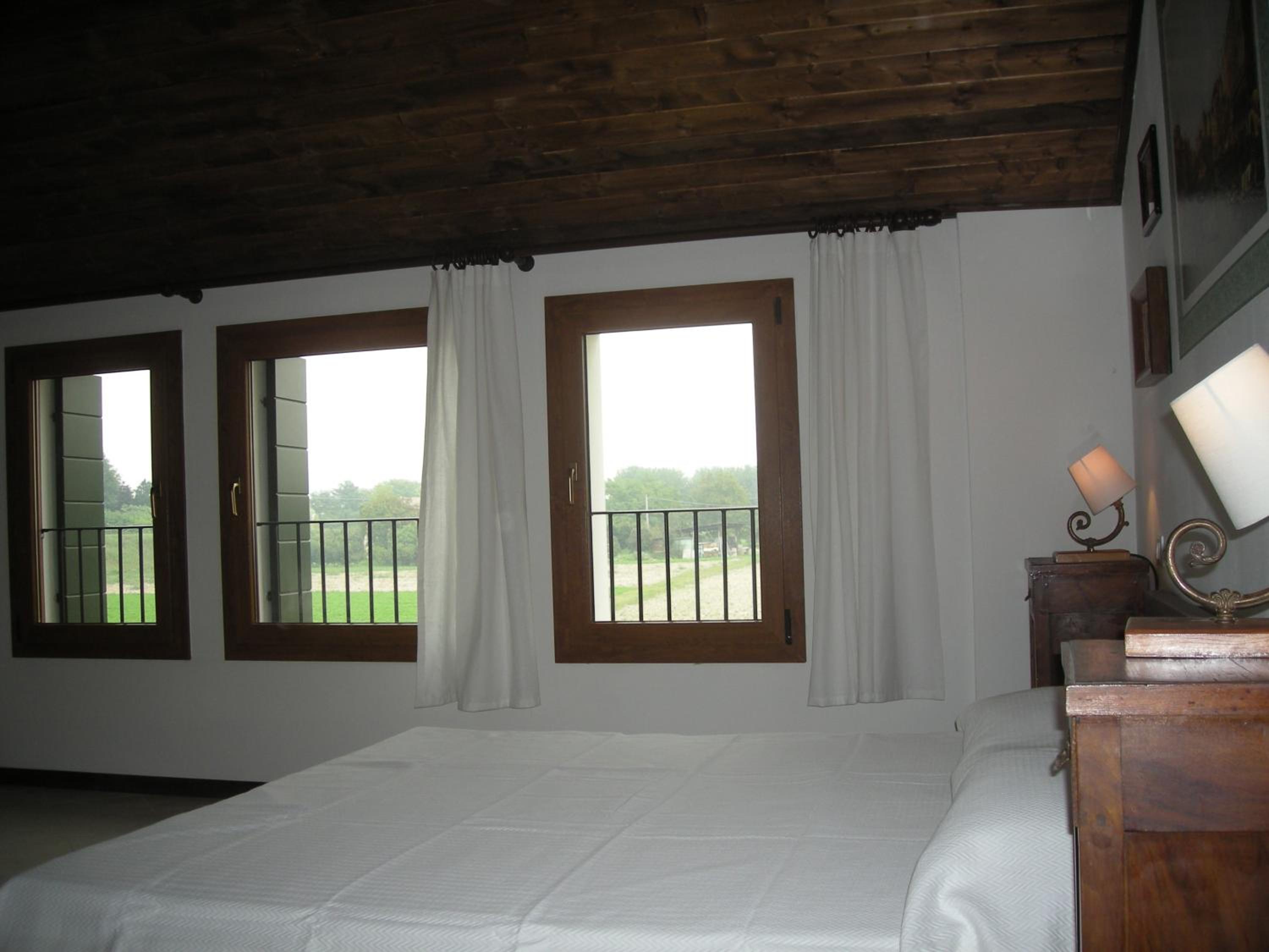 Double Room with Private Bathroom photo 3