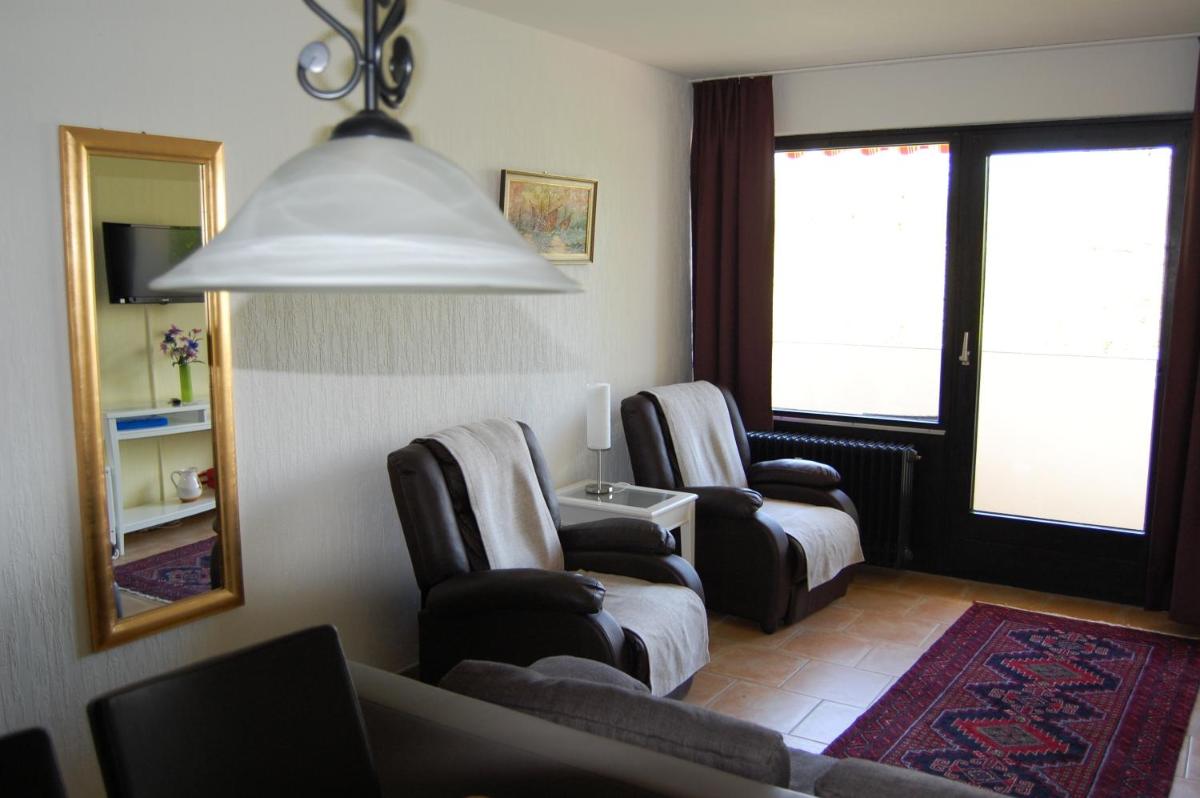 Apartment with Balcony photo 3