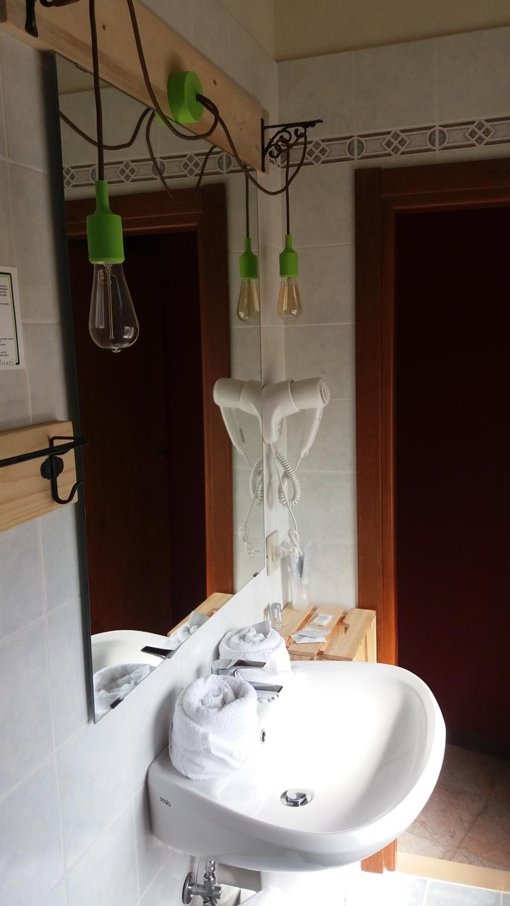 Standard Single Room With Shower photo 2