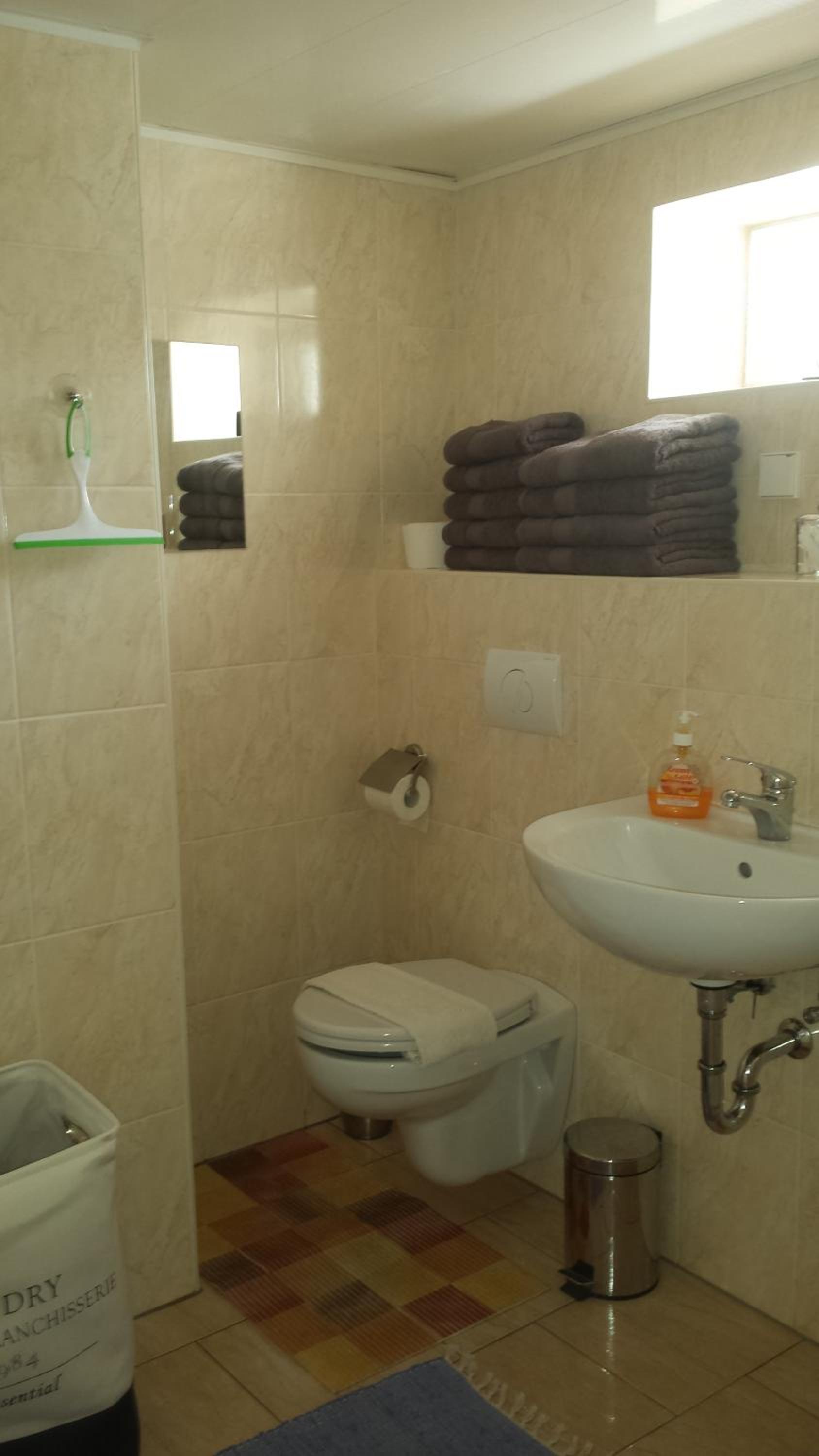 One-Bedroom Apartment - Photo 8