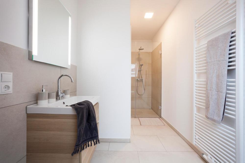 One-Bedroom Apartment No. 2 - Photo 3