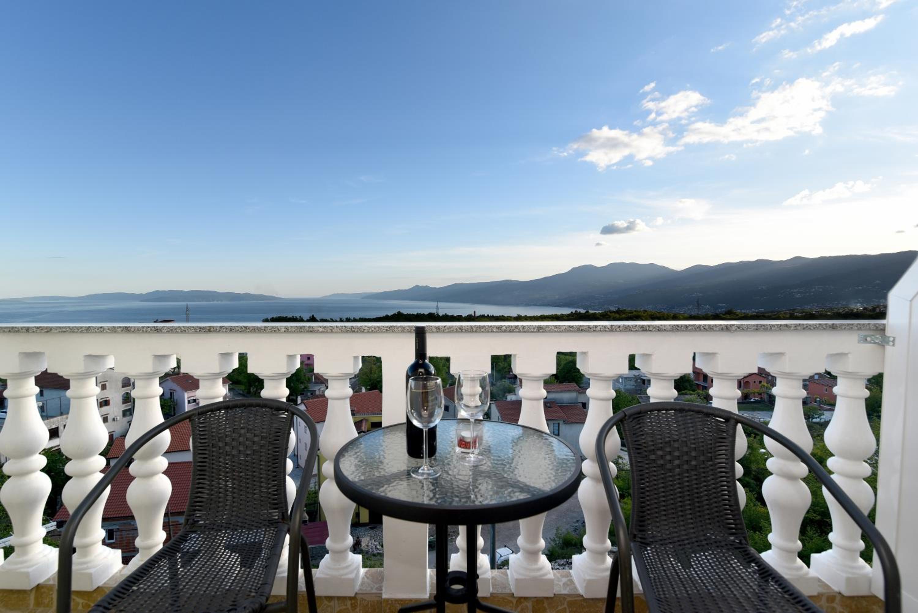 Apartment with Sea View photo 2