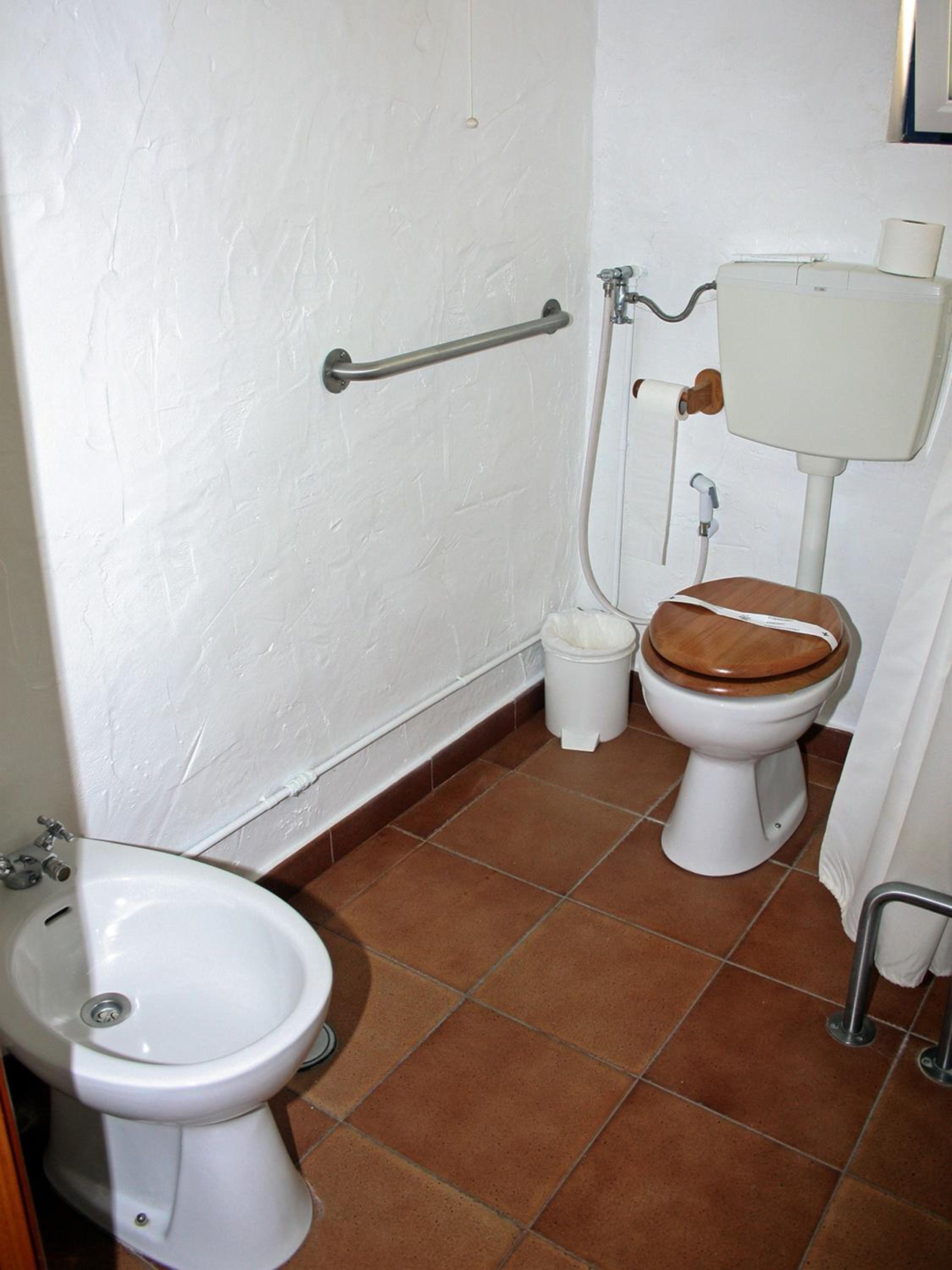 King Room - Disability Access photo 2