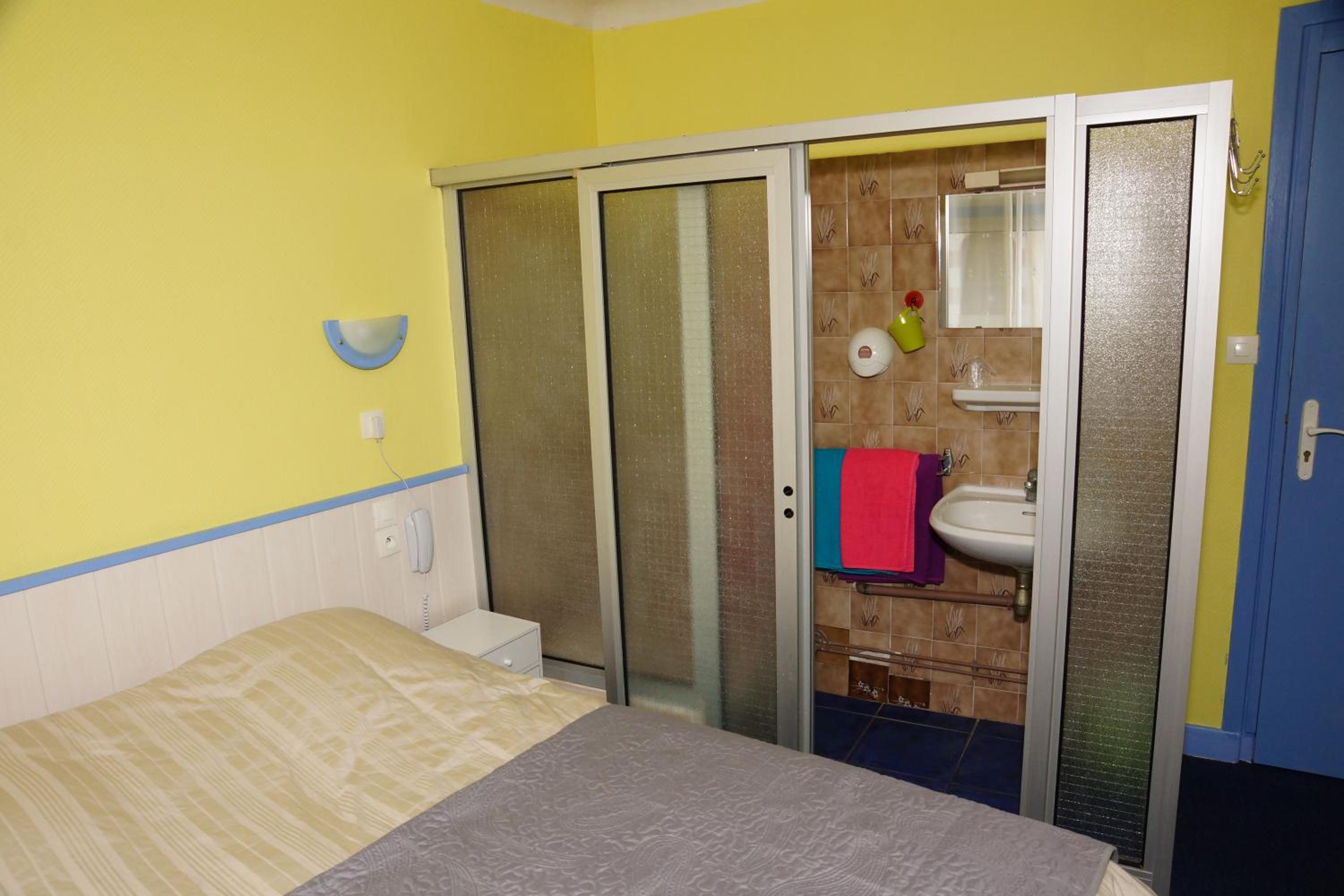 Double Room with Shared Toilet, photo 7