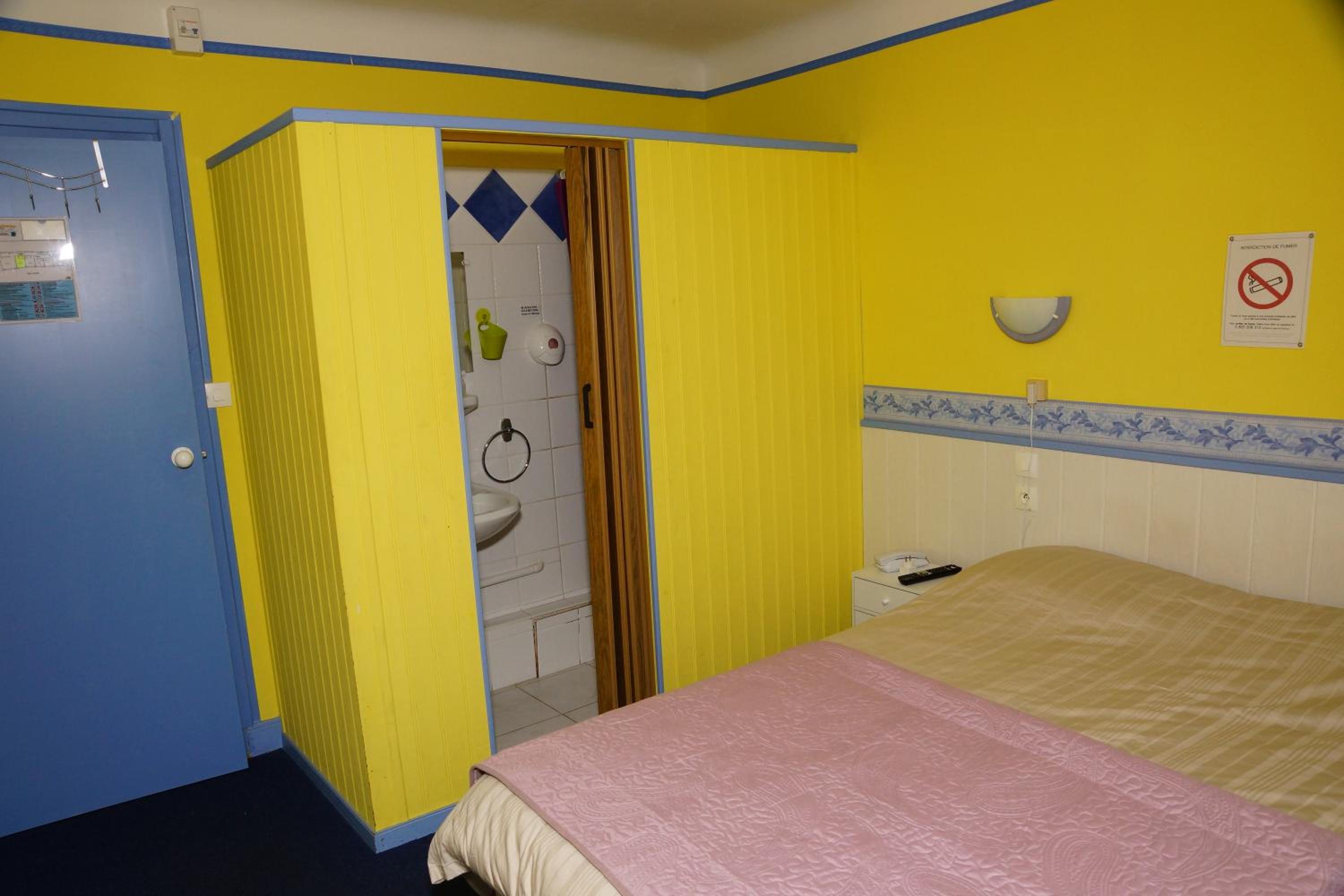 Double Room with Shared Toilet photo 1