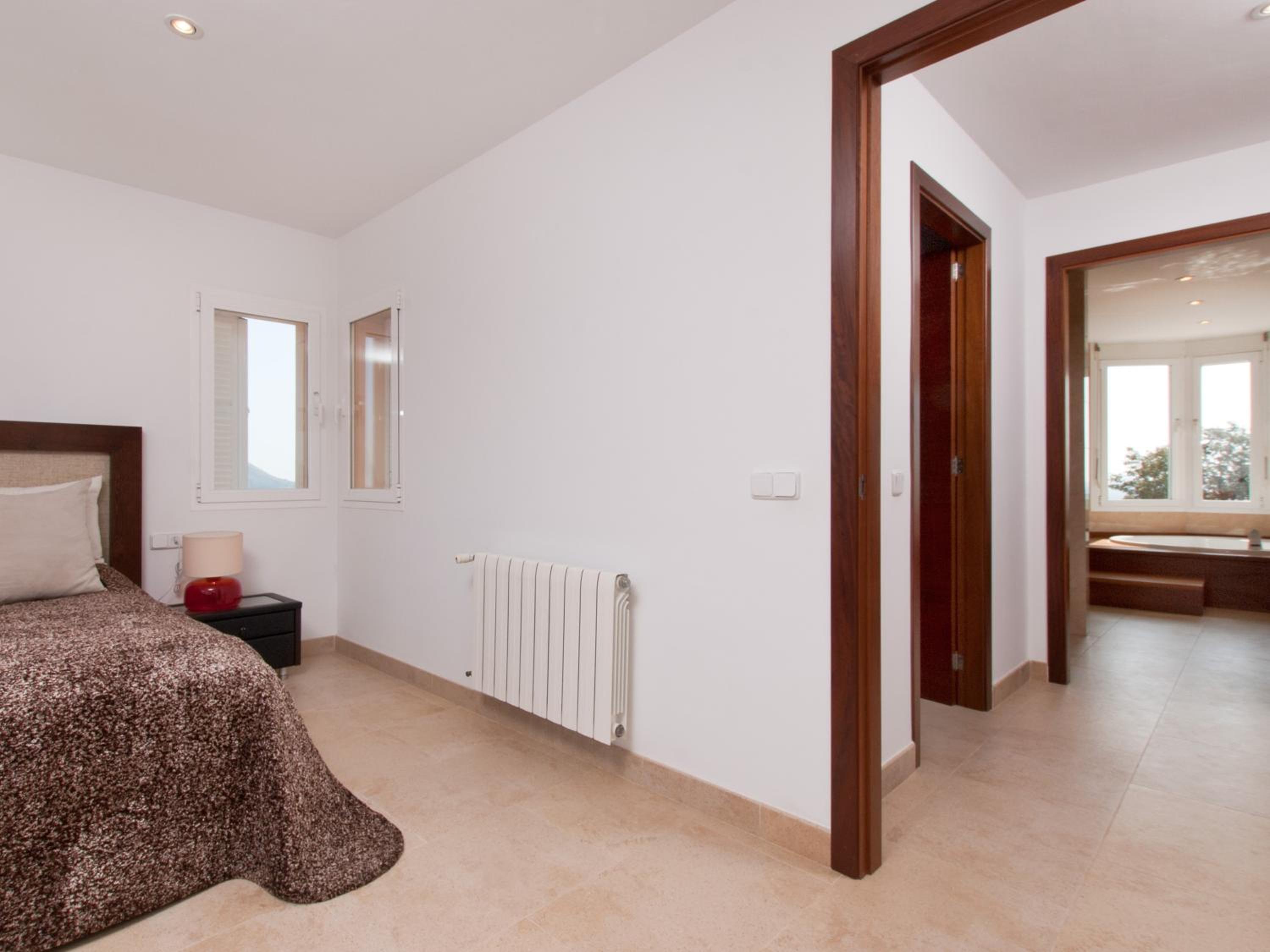 Four-Bedroom Villa photo 1