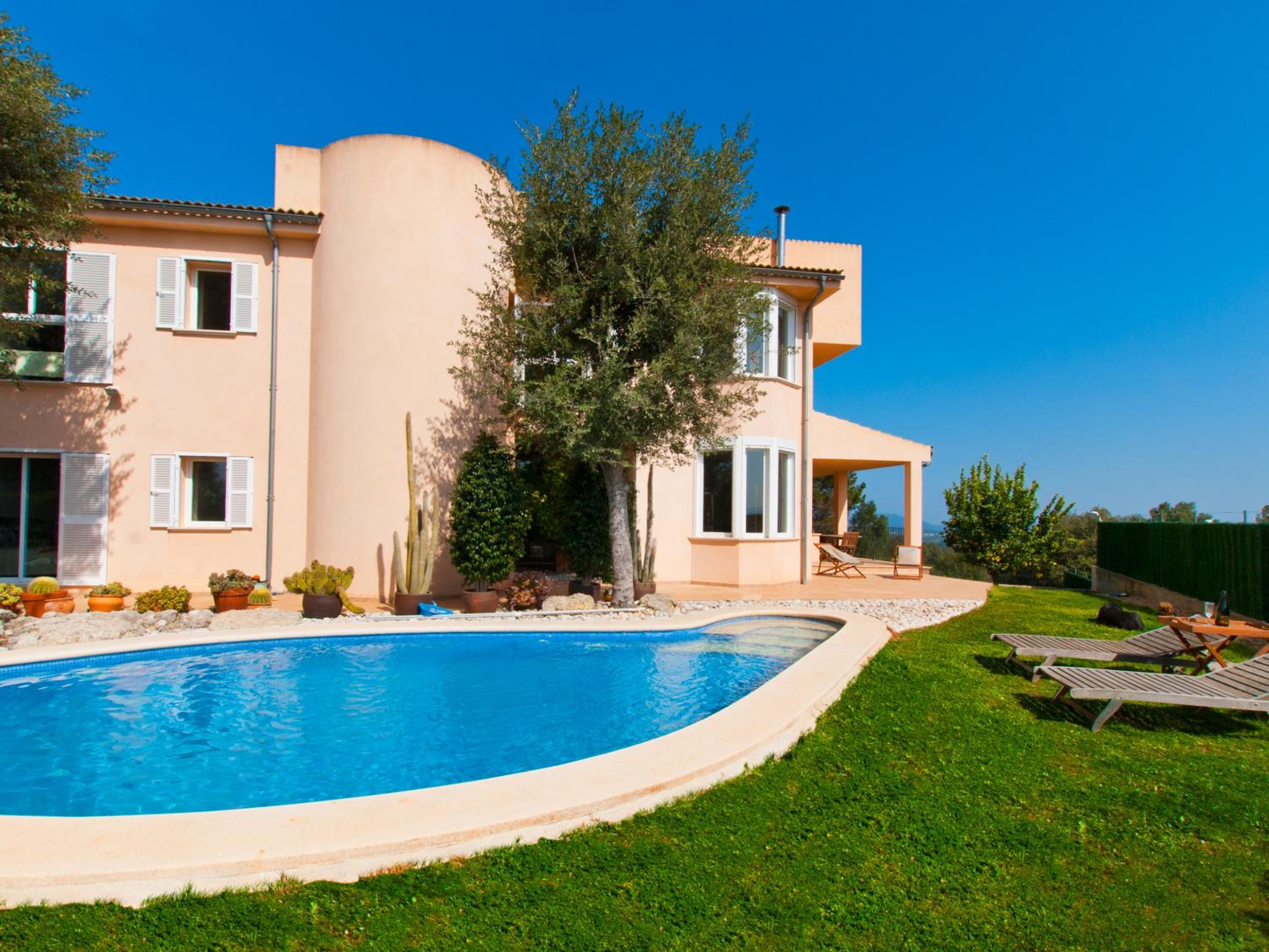 Four-Bedroom Villa photo 2