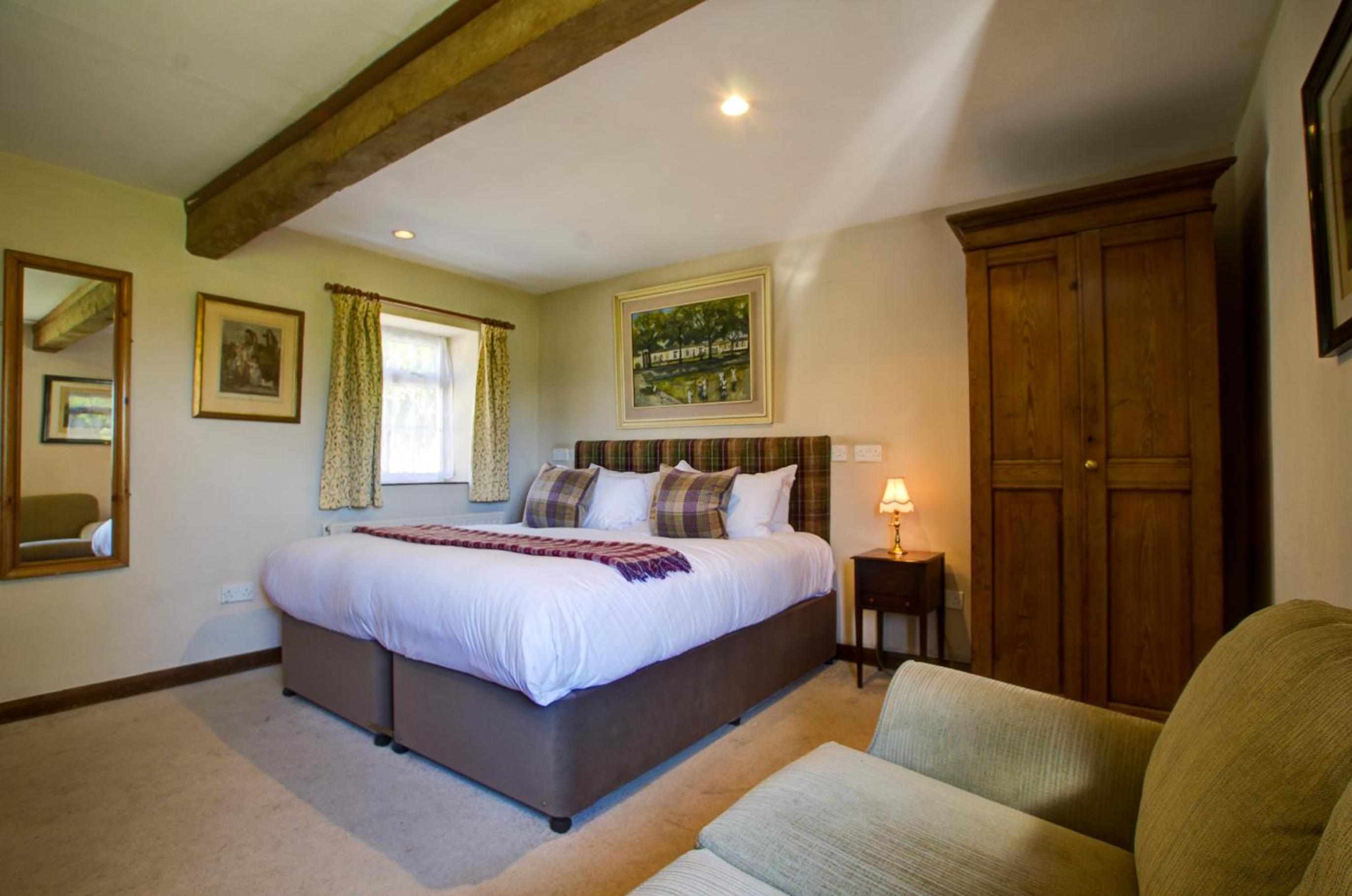 Superior King Room - Photo 3