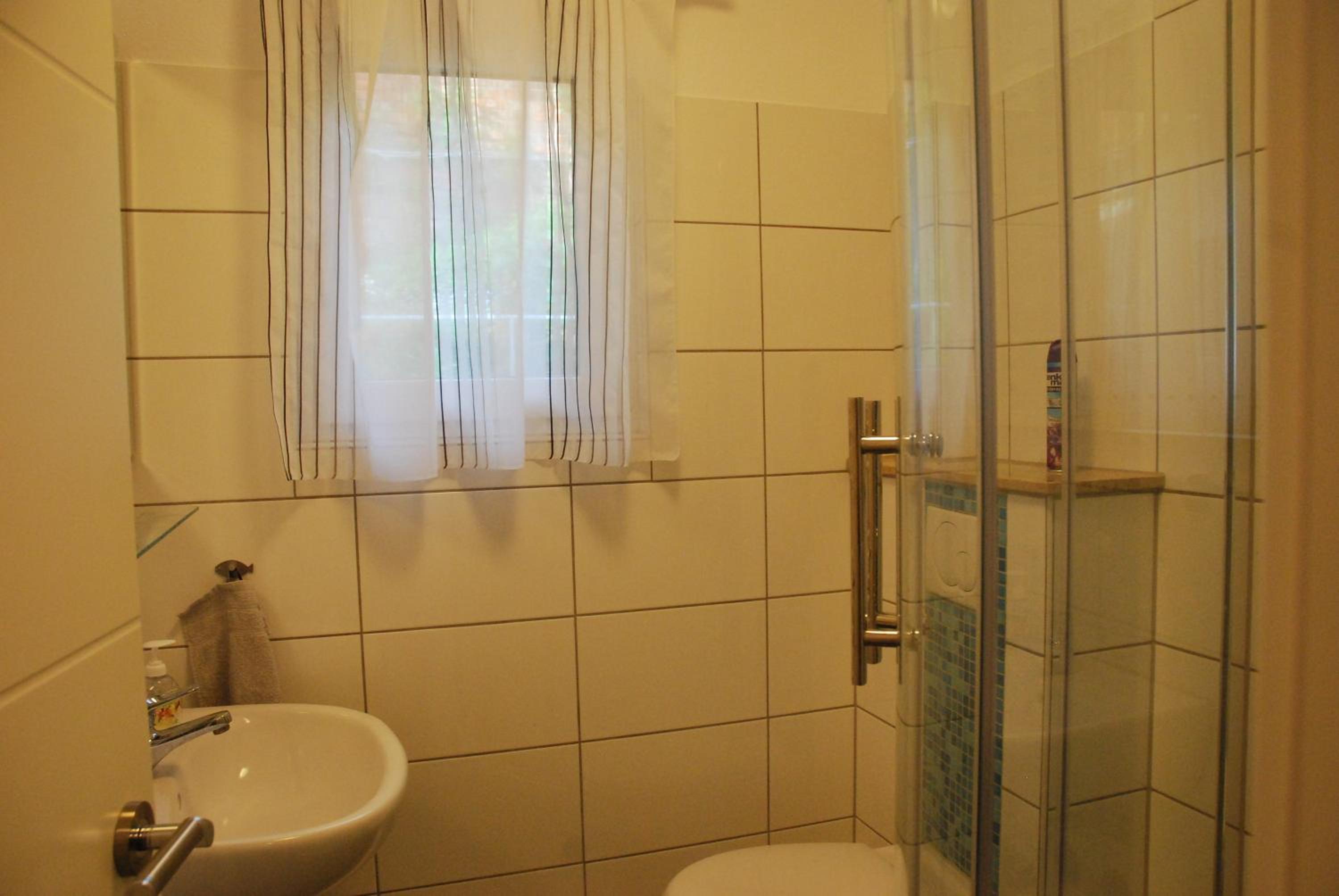 One-Bedroom Apartment - Photo 16
