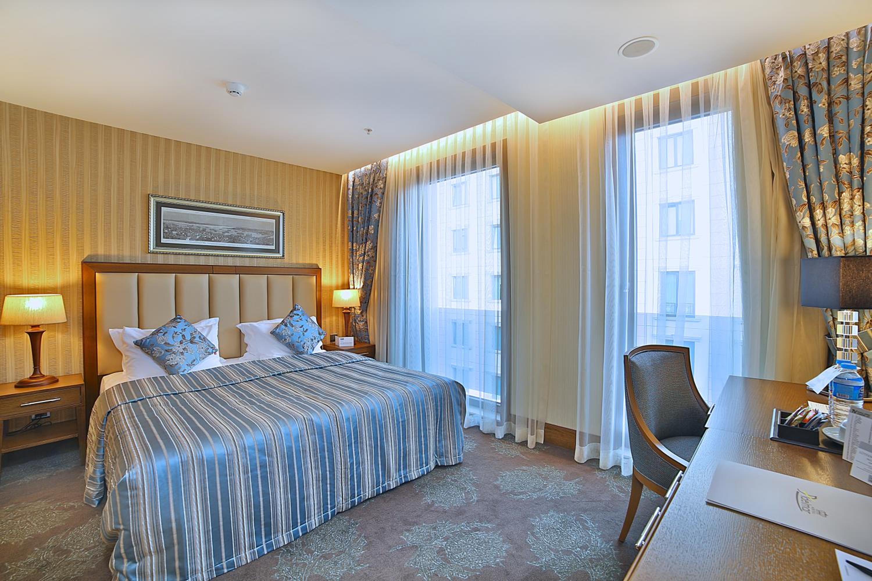 Deluxe Double Room With Balcony photo 1