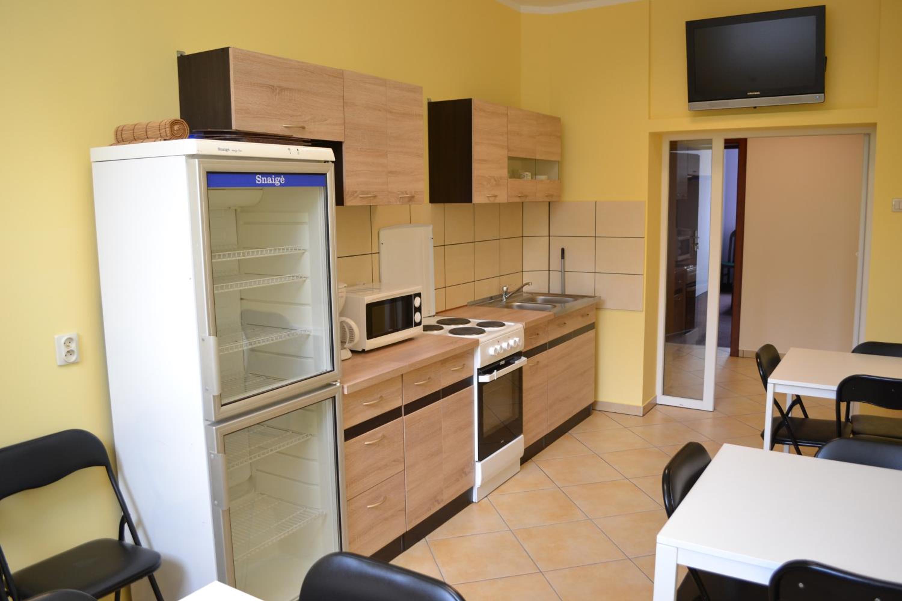 Triple Room with Bathroom - Photo 10