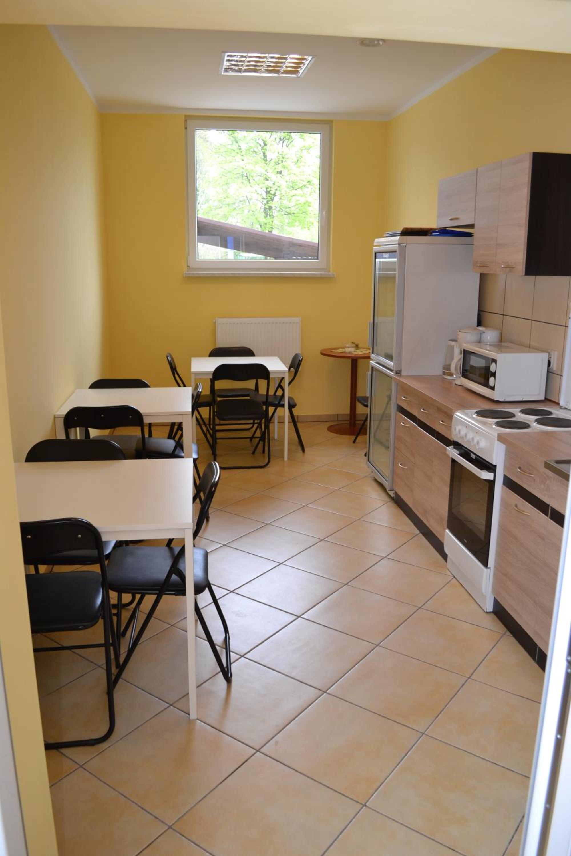Triple Room with Bathroom - Photo 12