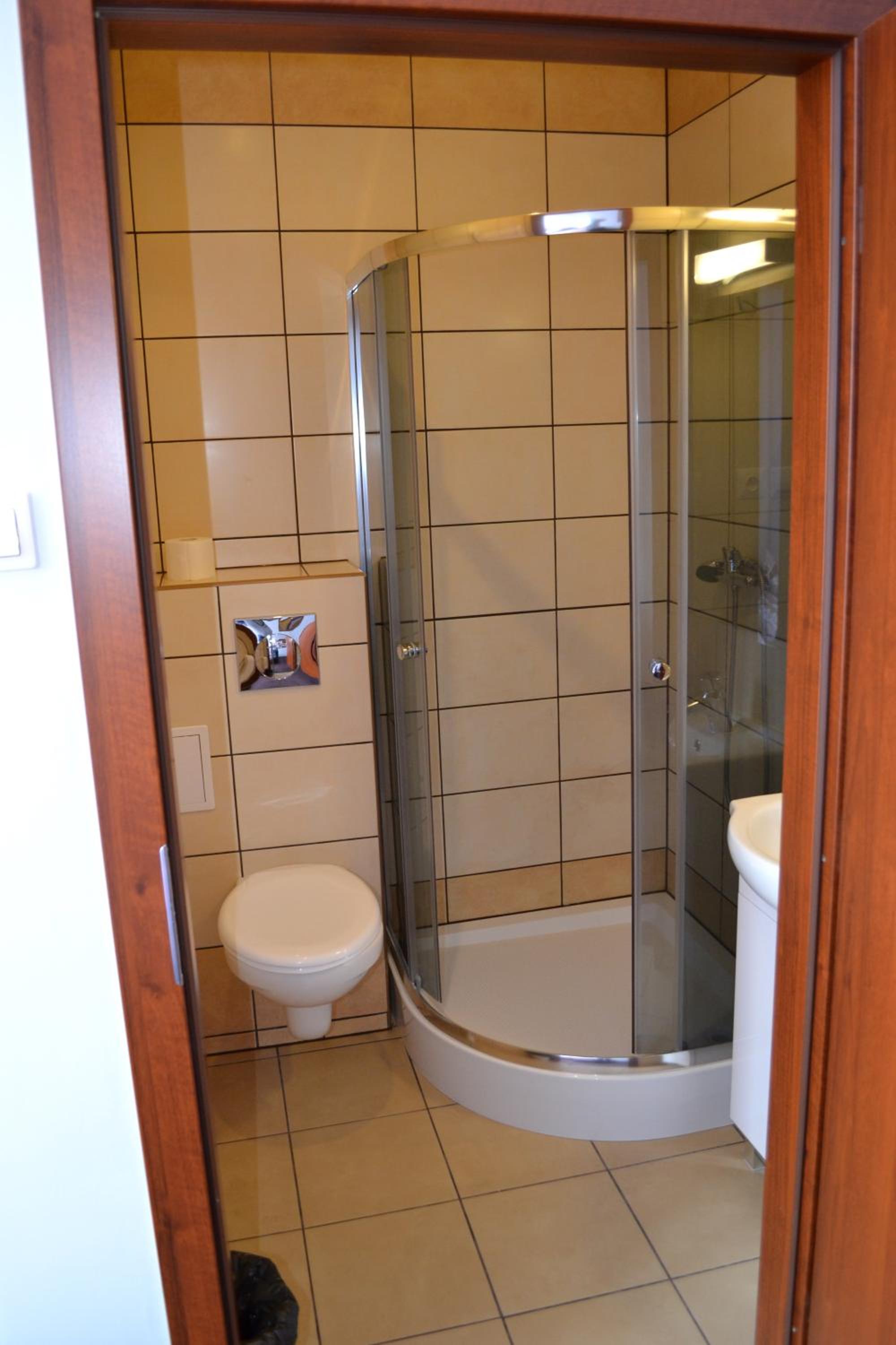 Triple Room with Bathroom - Photo 13
