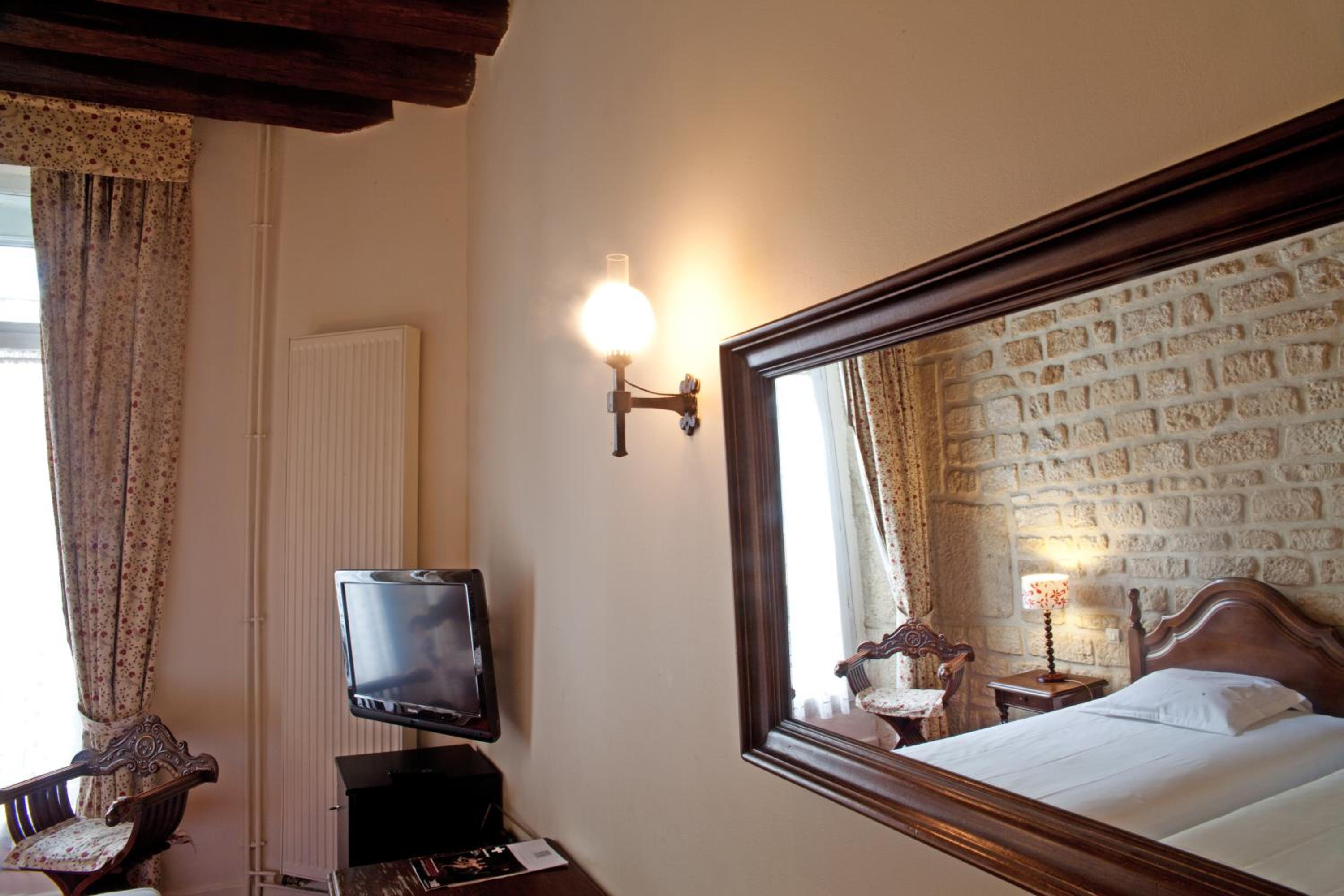 Double Room with Spa Bath photo 2