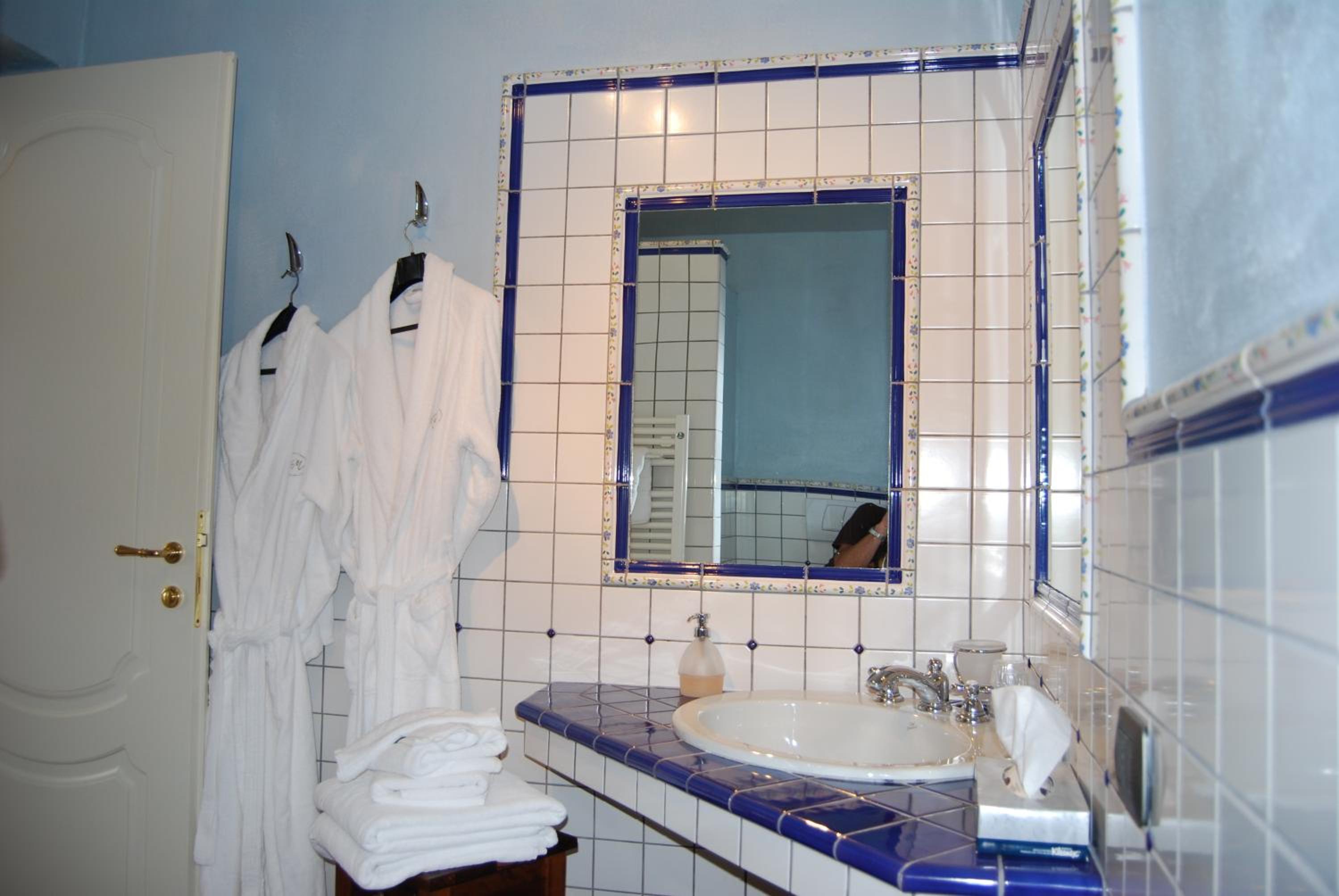 Double Room - Photo 6
