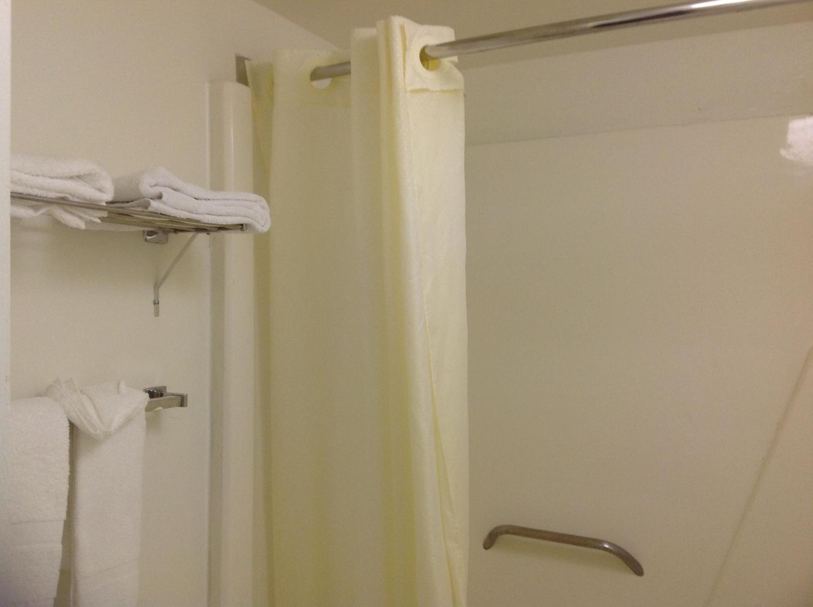 Double Room with Two Double Beds - Non-Smoking - Photo 8