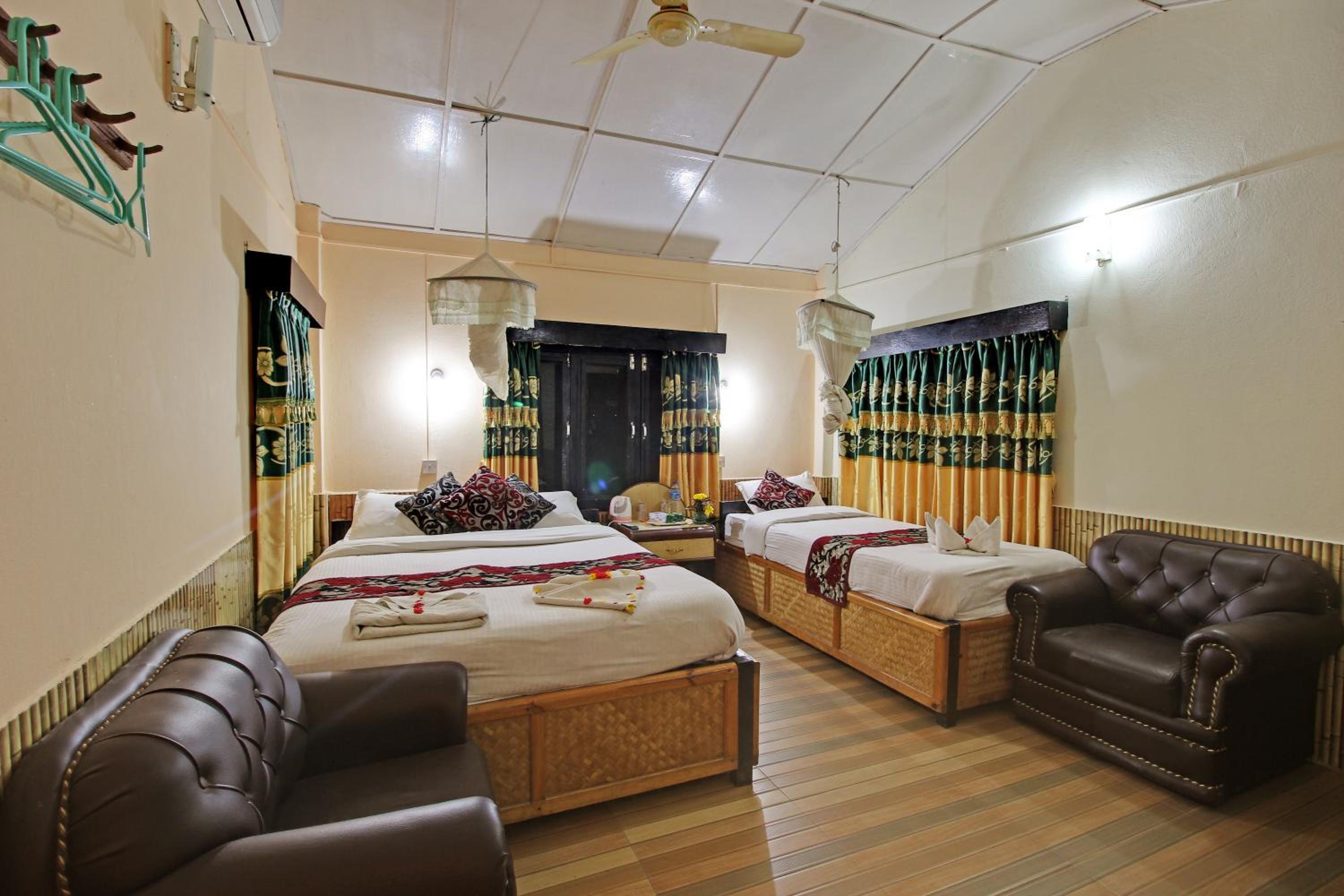 Deluxe Family Room - Photo 1