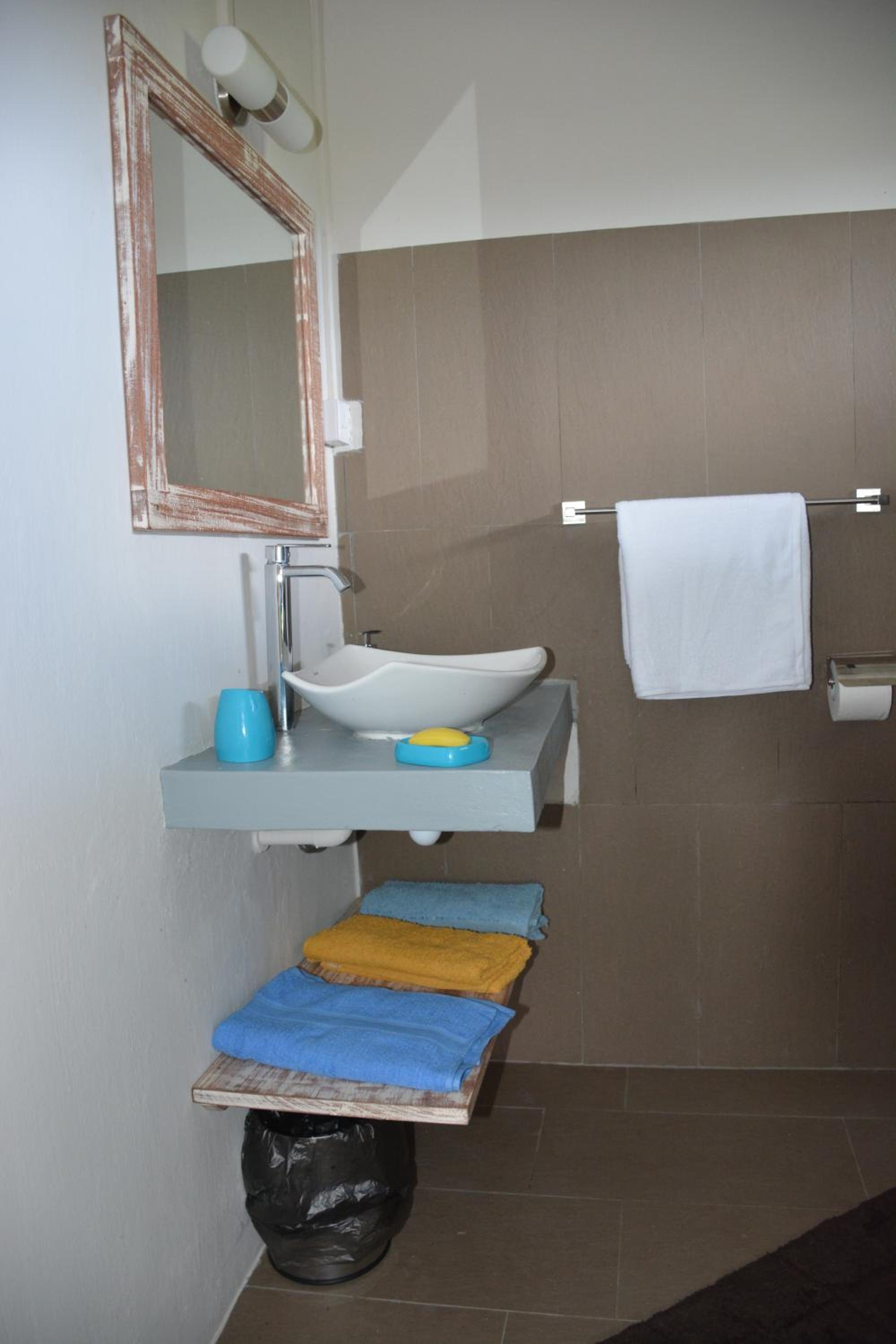 Standard Queen Room - Photo 3