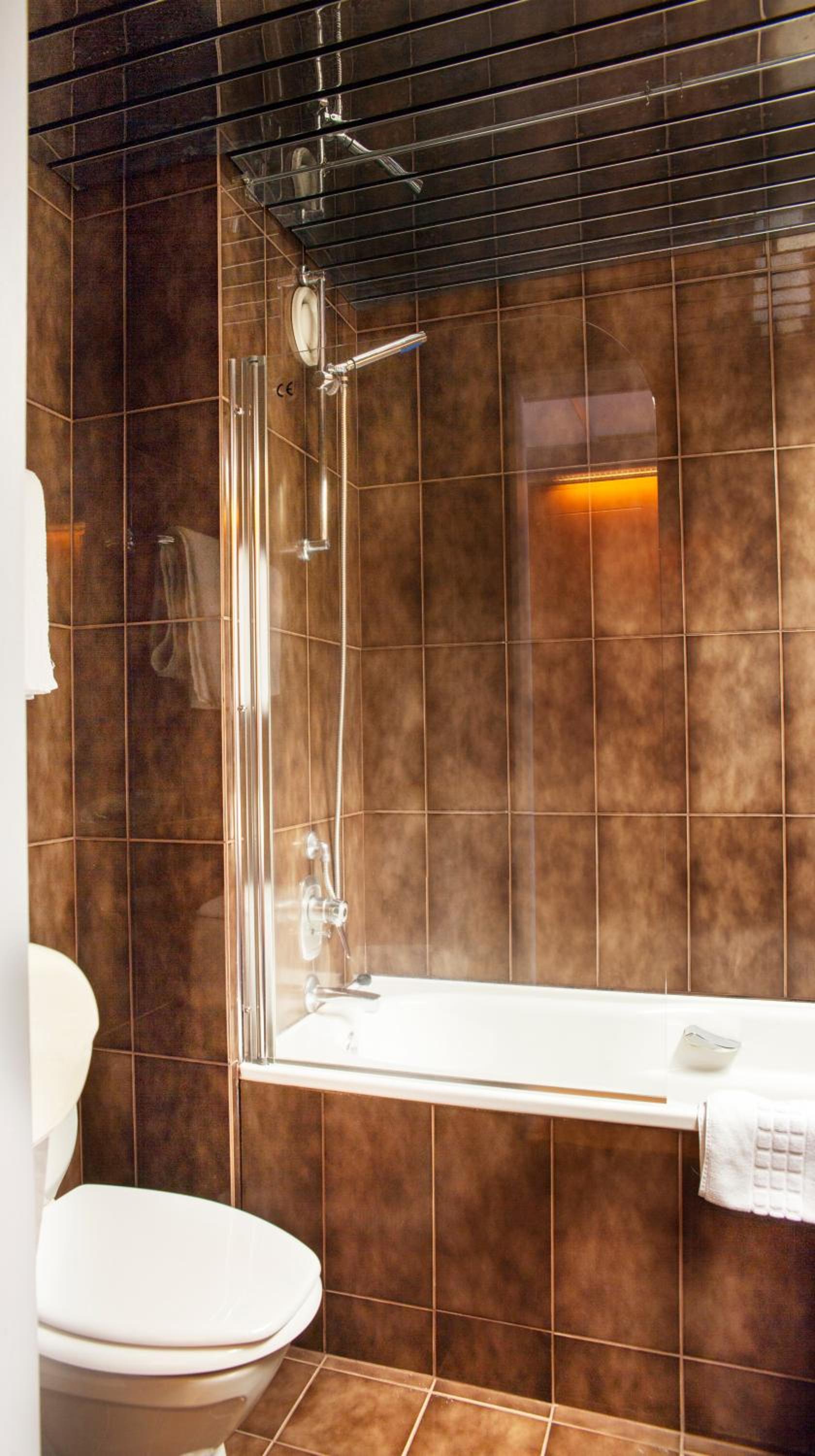 Twin Room with Bath