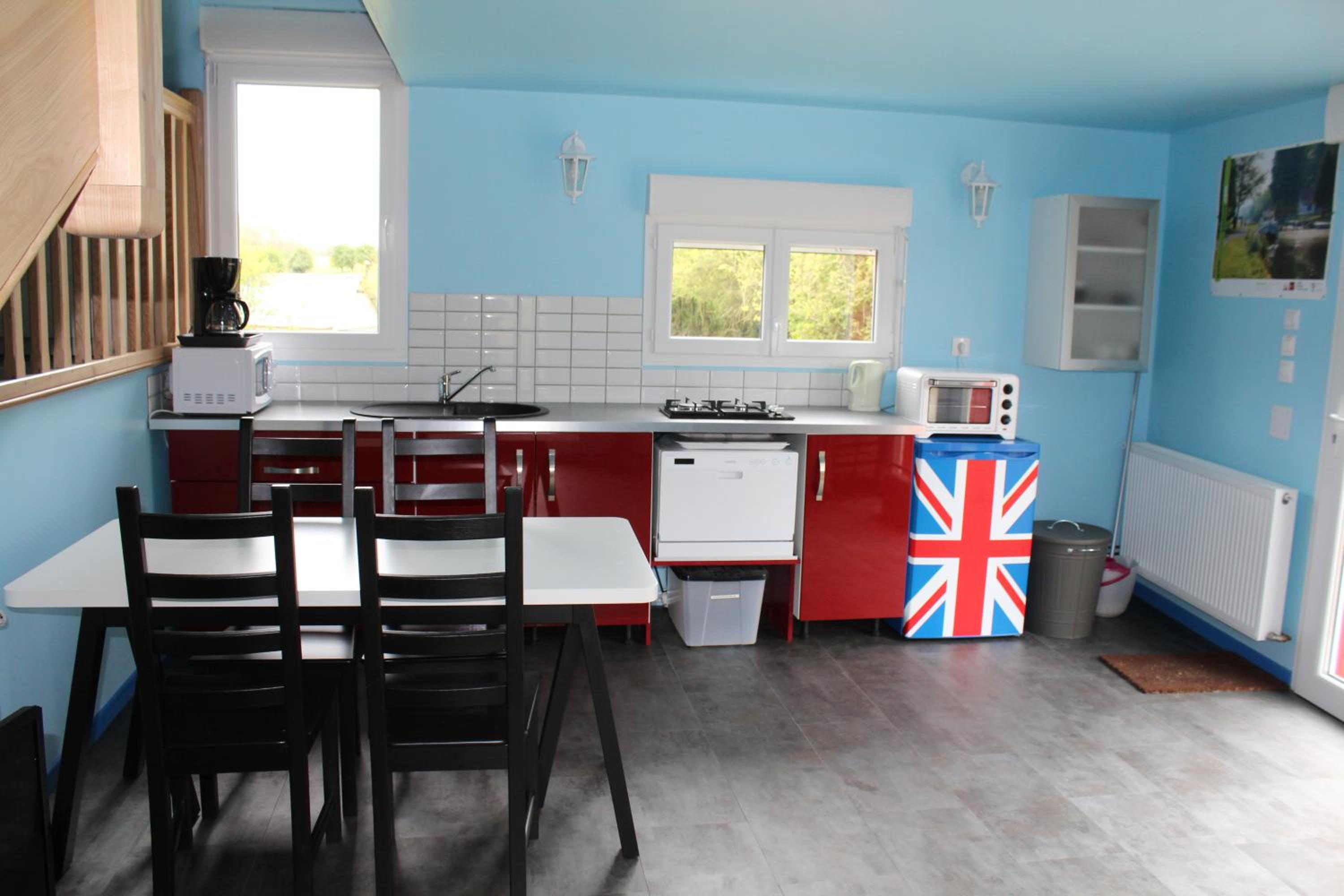 Two-Bedroom House - Photo 7
