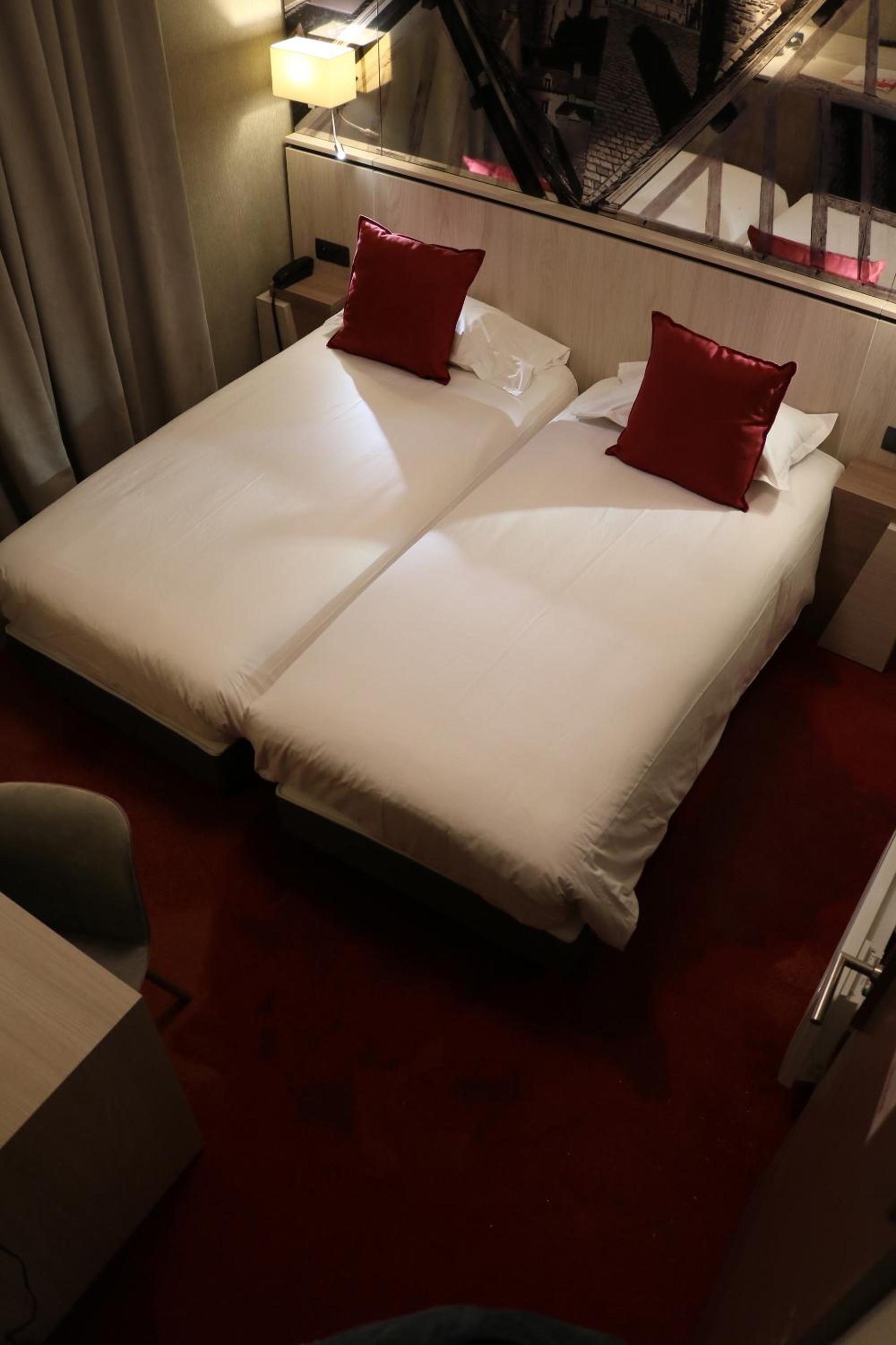 Double or Twin Room - Main Building photo 2