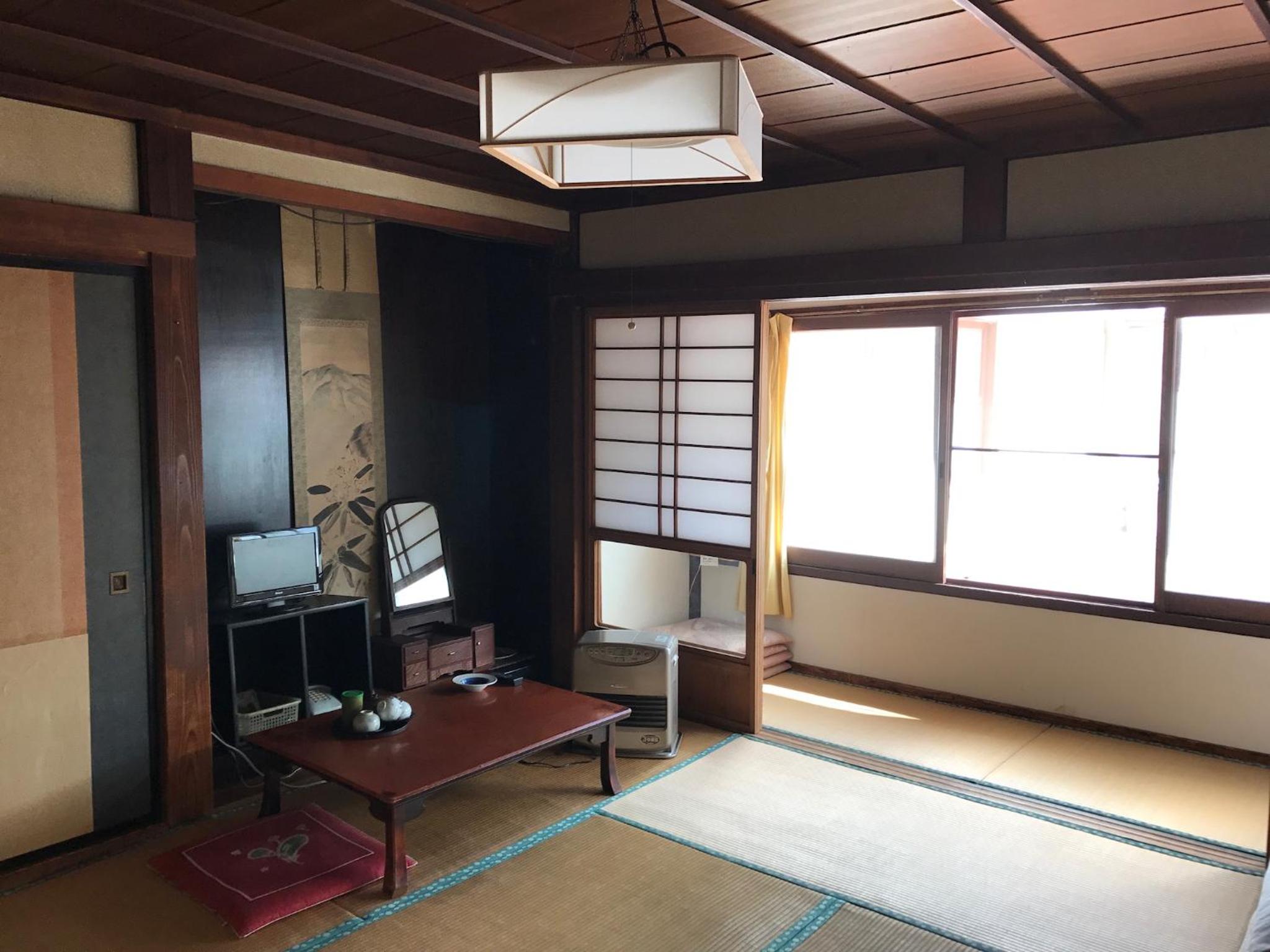 Economy Triple Room photo 3