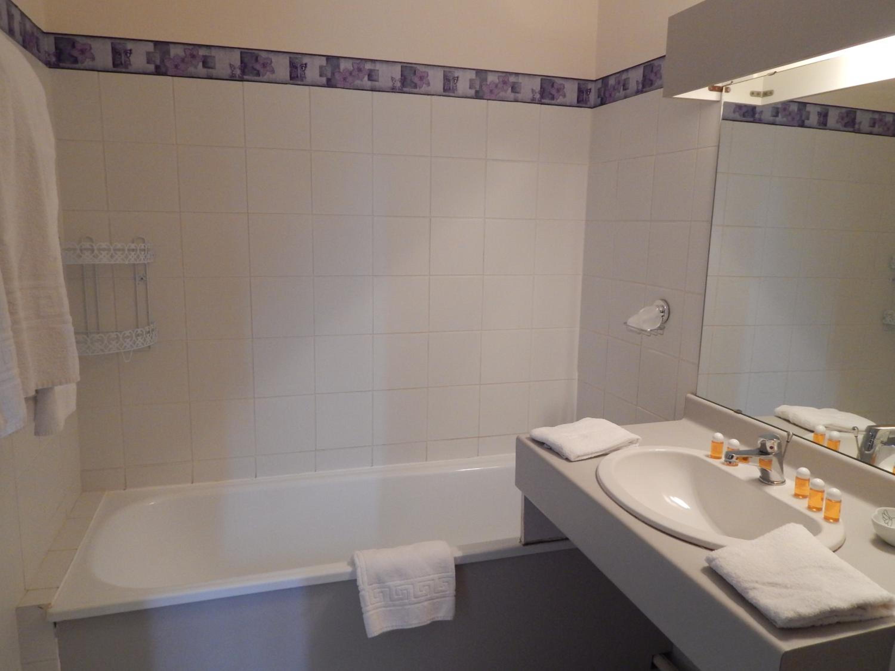 Family Room - Photo 2