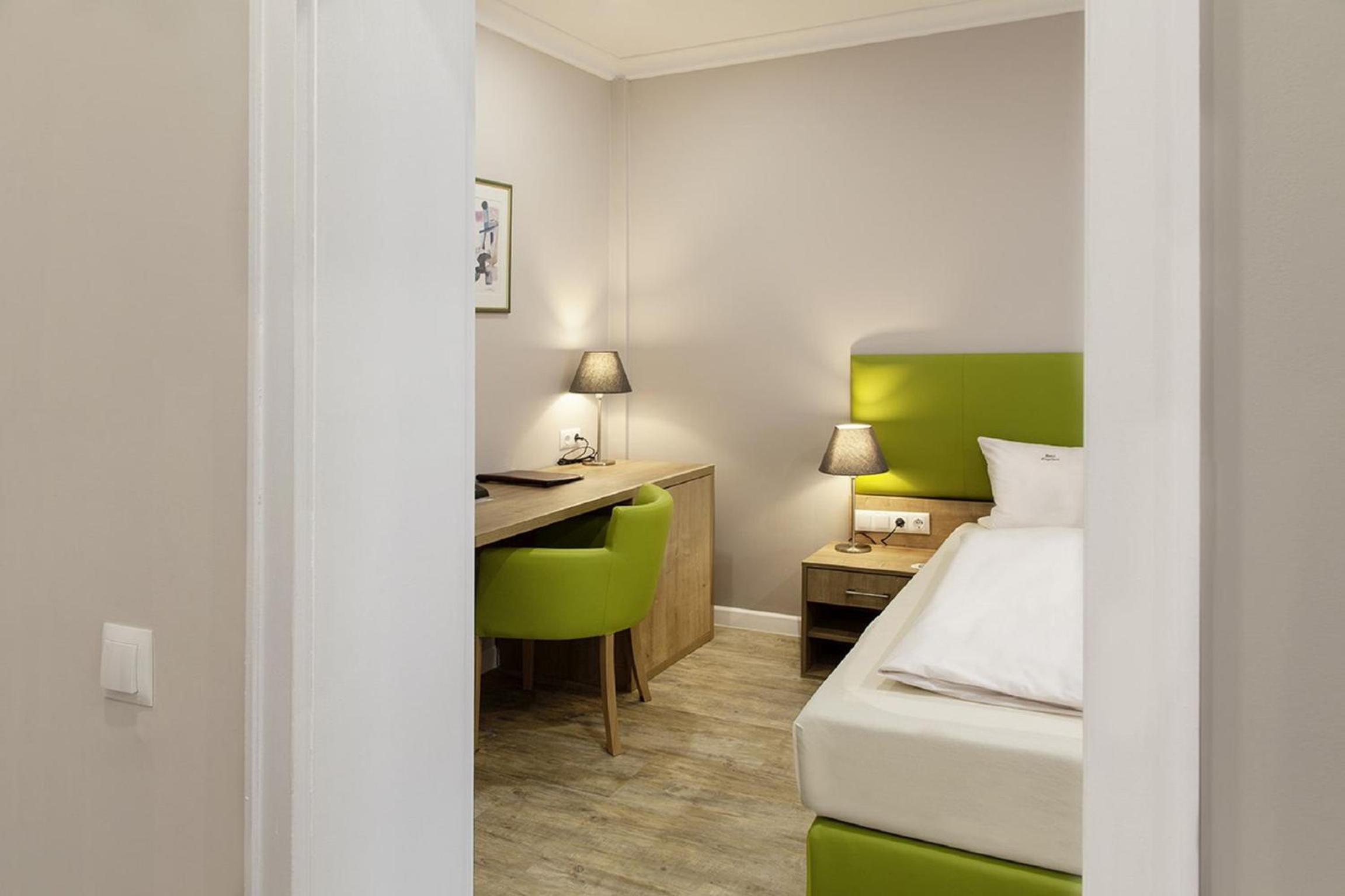 Double Room - Photo 8
