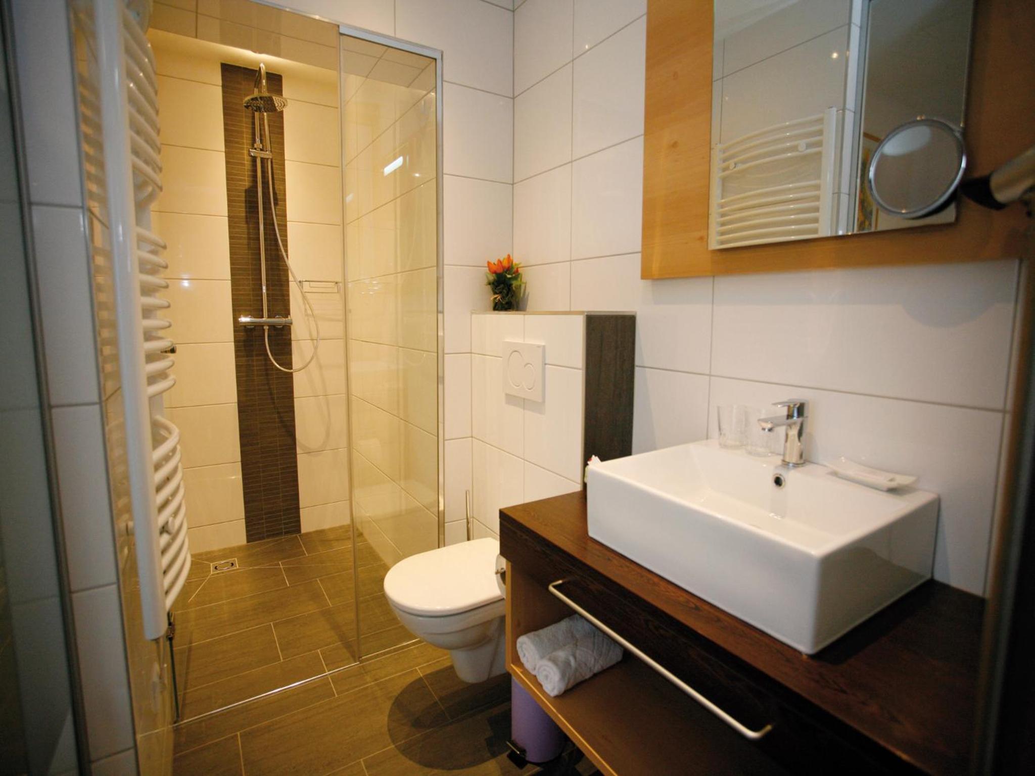 Double Room with Balcony - Photo 6