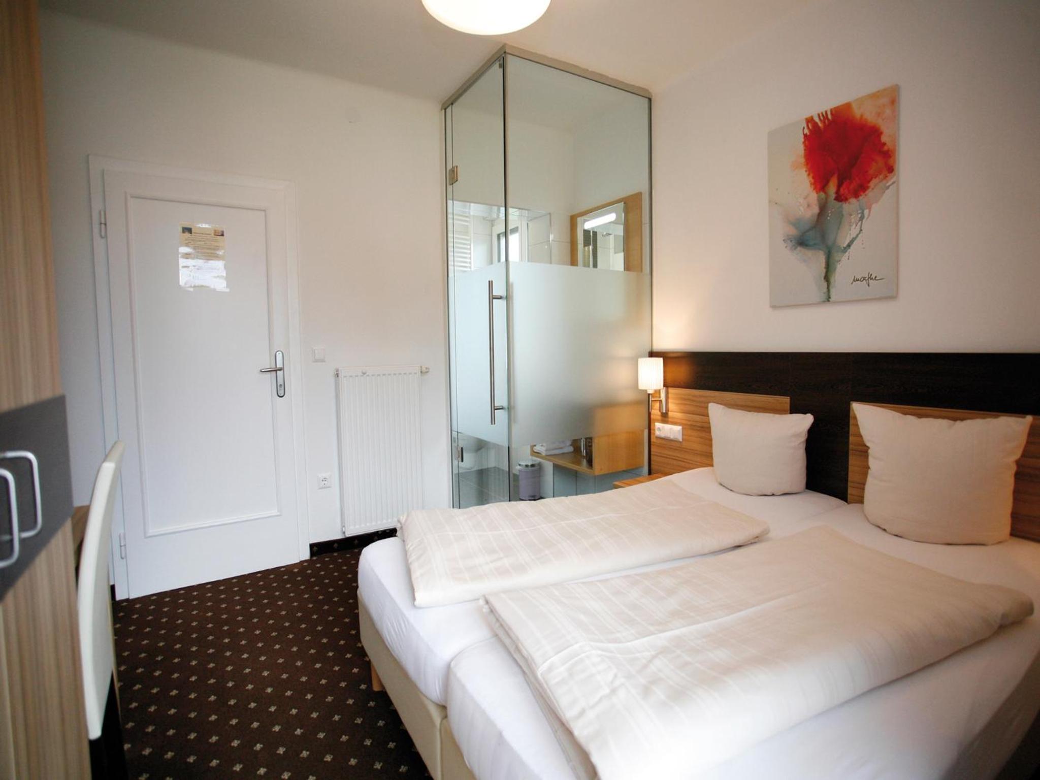 Double Room with Balcony - Photo 5