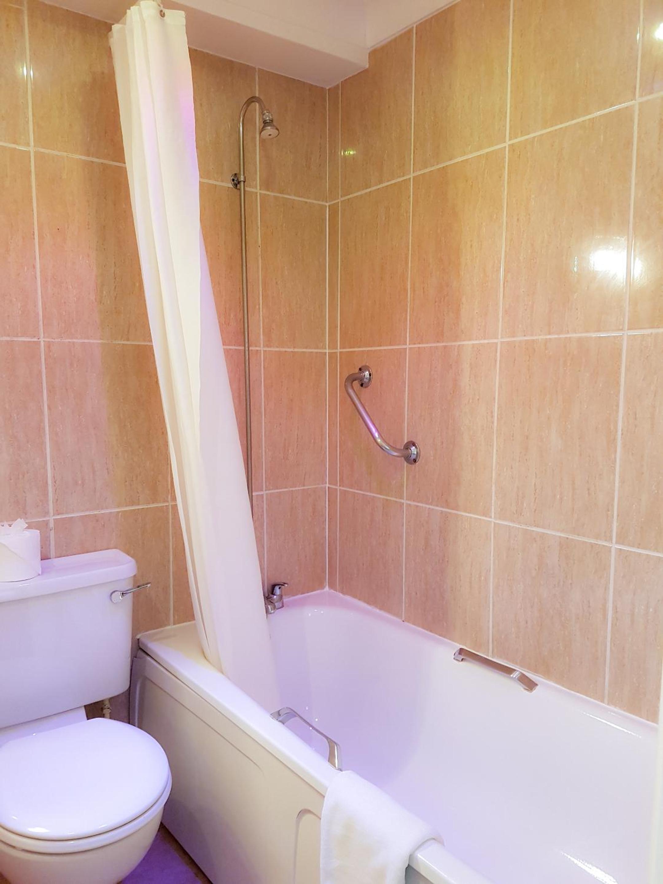 Compact Double Room - Photo 10