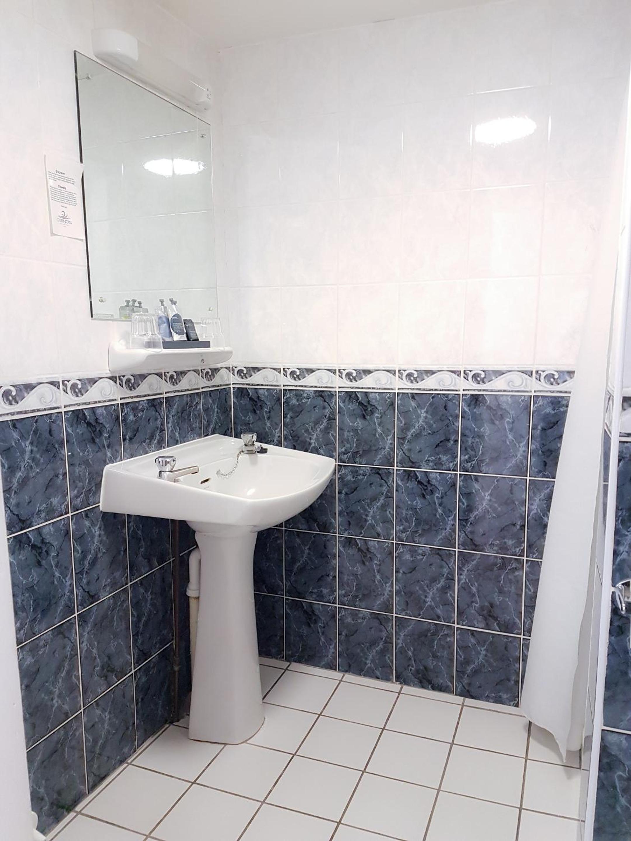 Compact Double Room - Photo 2