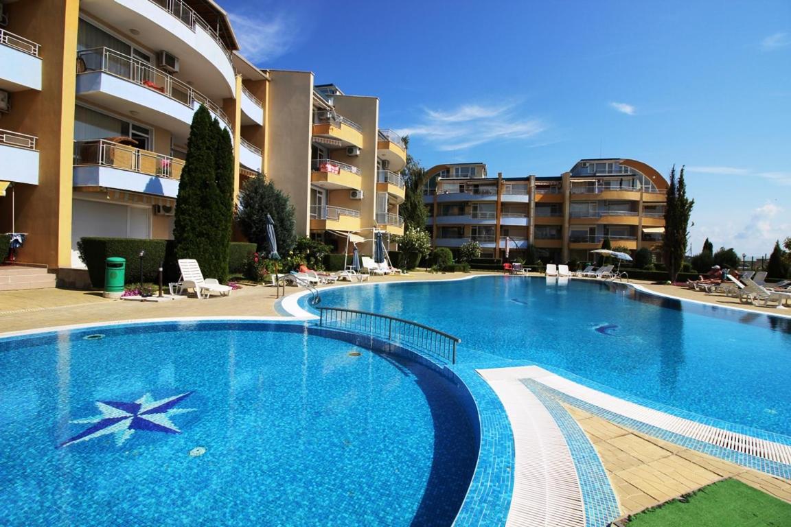 One-Bedroom Apartment with Sea View photo 3