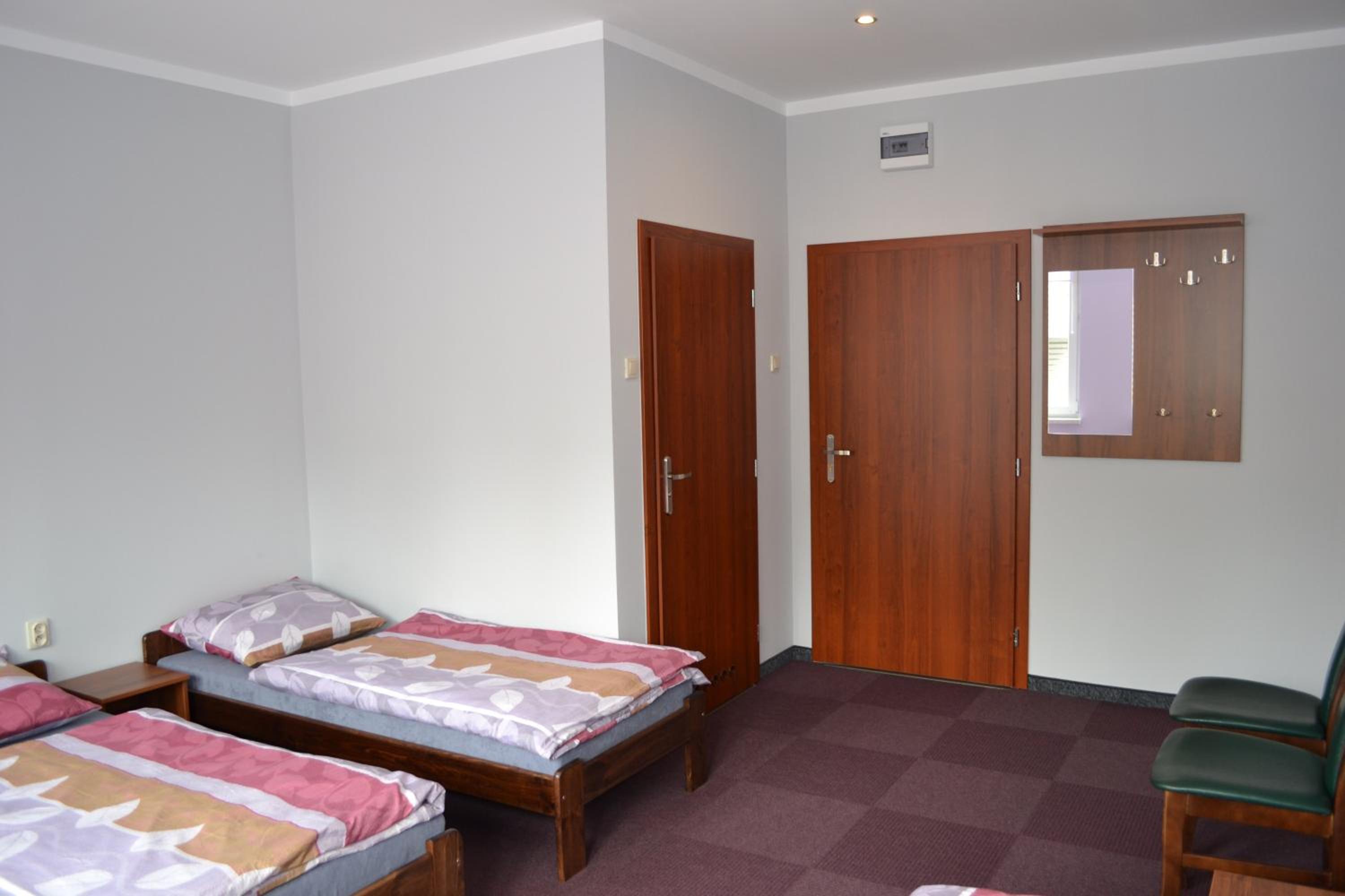 Triple Room with Bathroom - Photo 8
