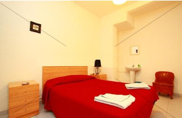 Double Room with Shared Bathroom photo 3