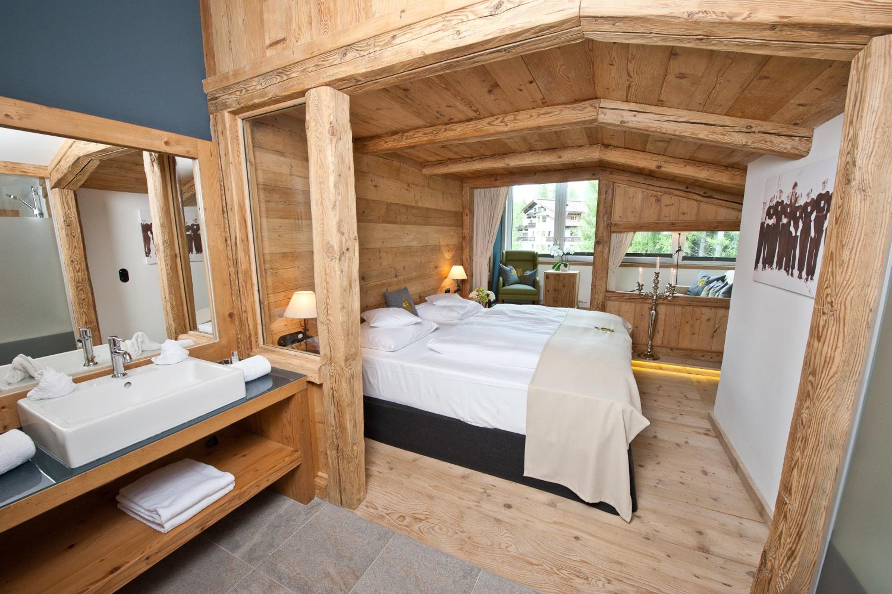 Deluxe Double Room - Photo 12