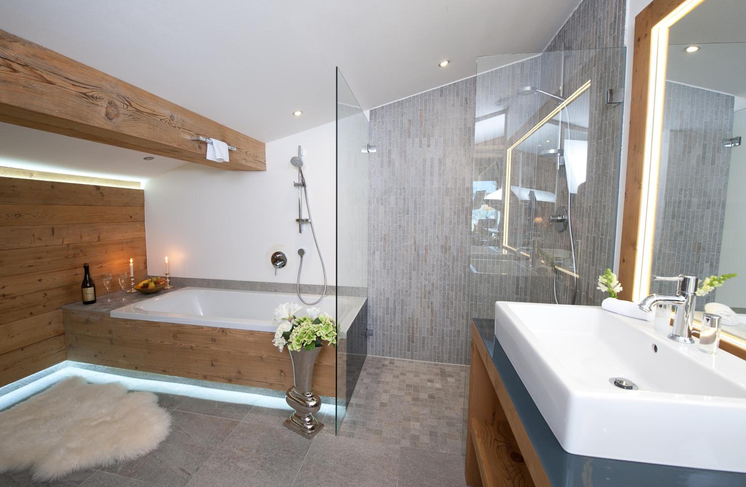 Deluxe Double Room - Photo 14