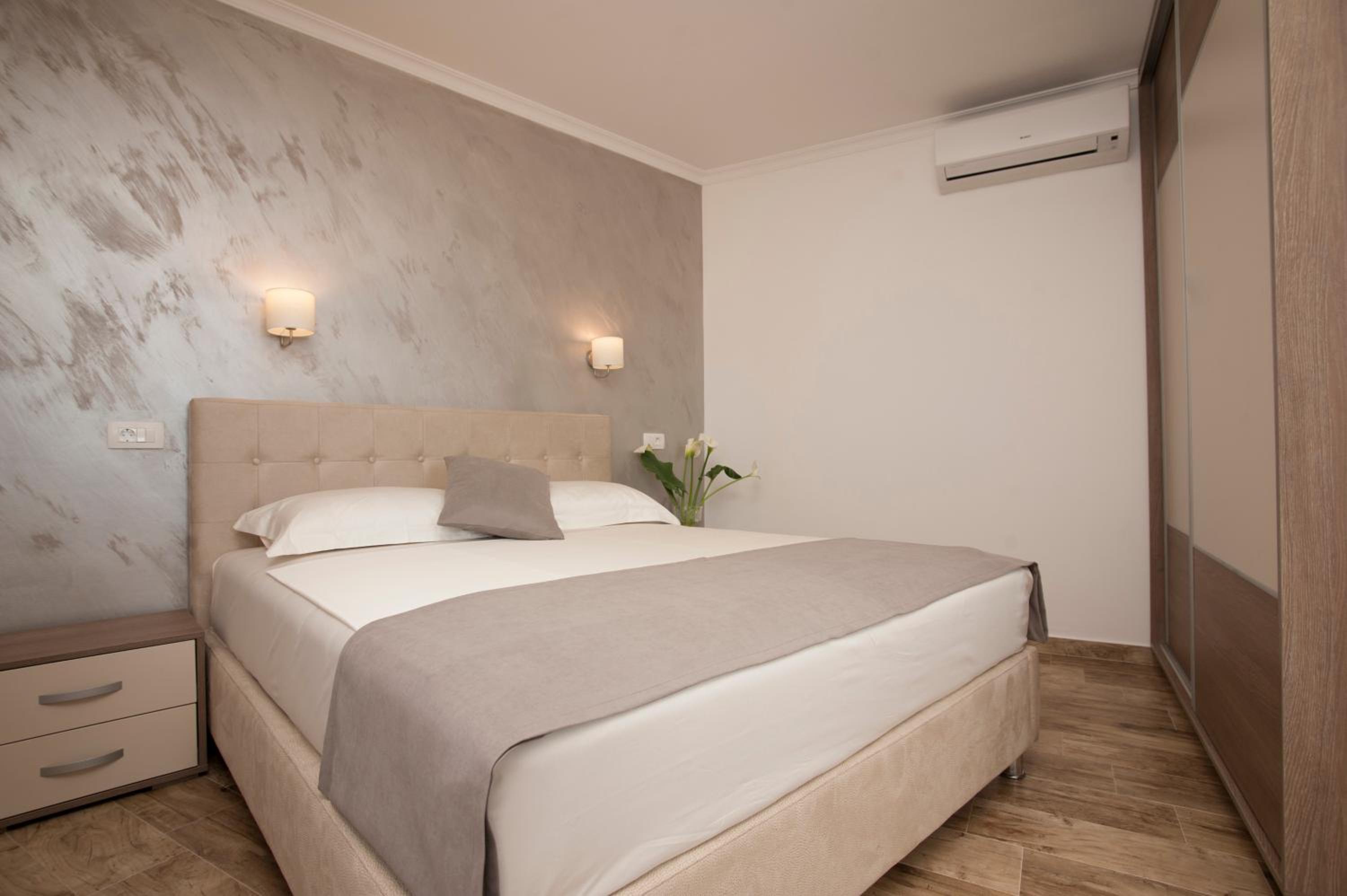 Deluxe Suite with Sea View photo 1