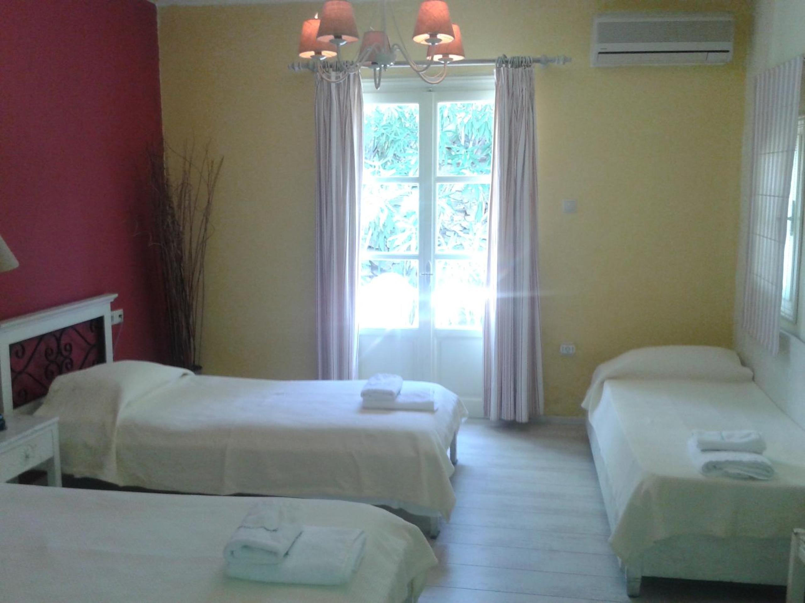 Studio (3 Adults) with Garden View