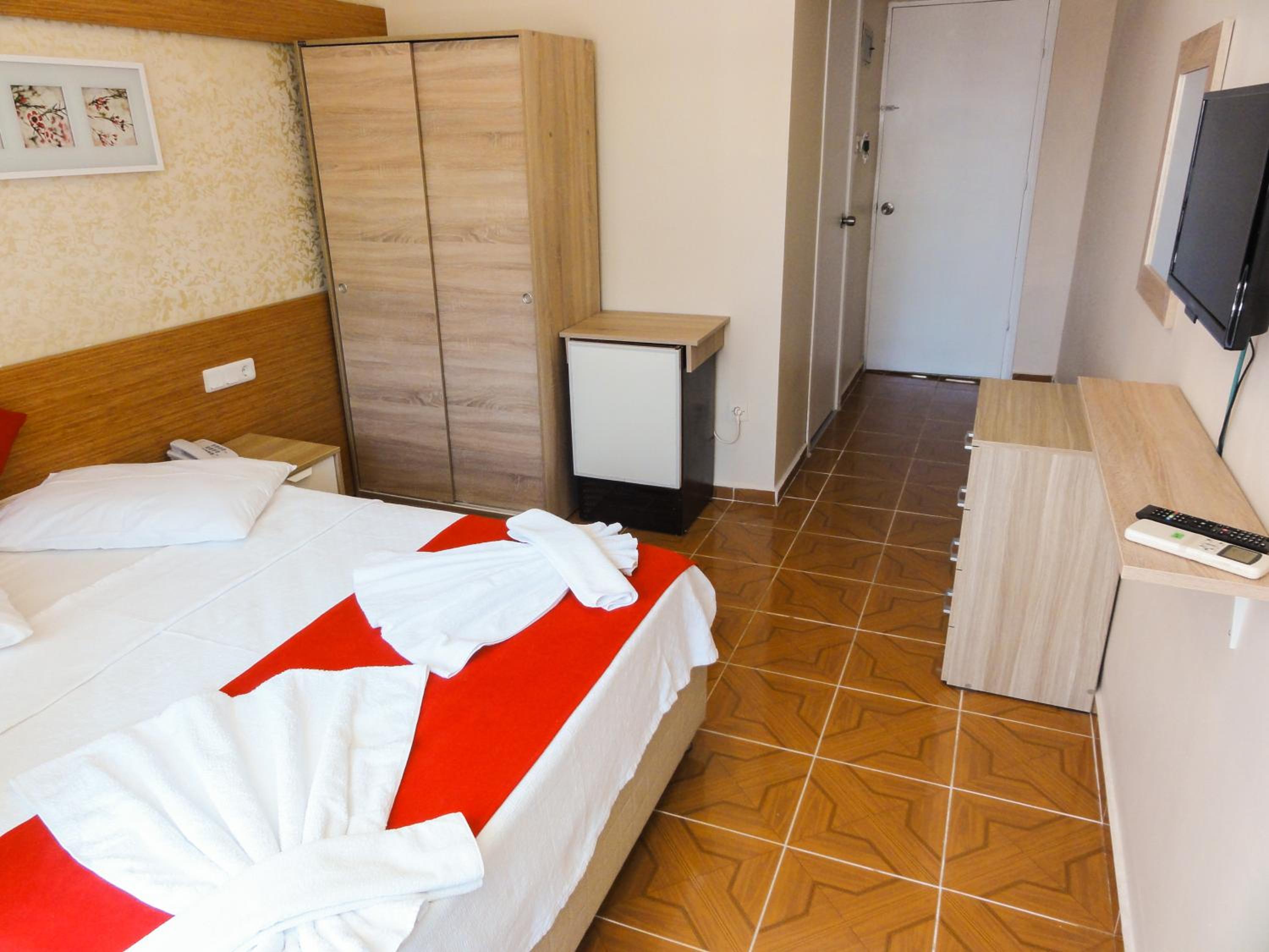 Double or Twin Room - Photo 2