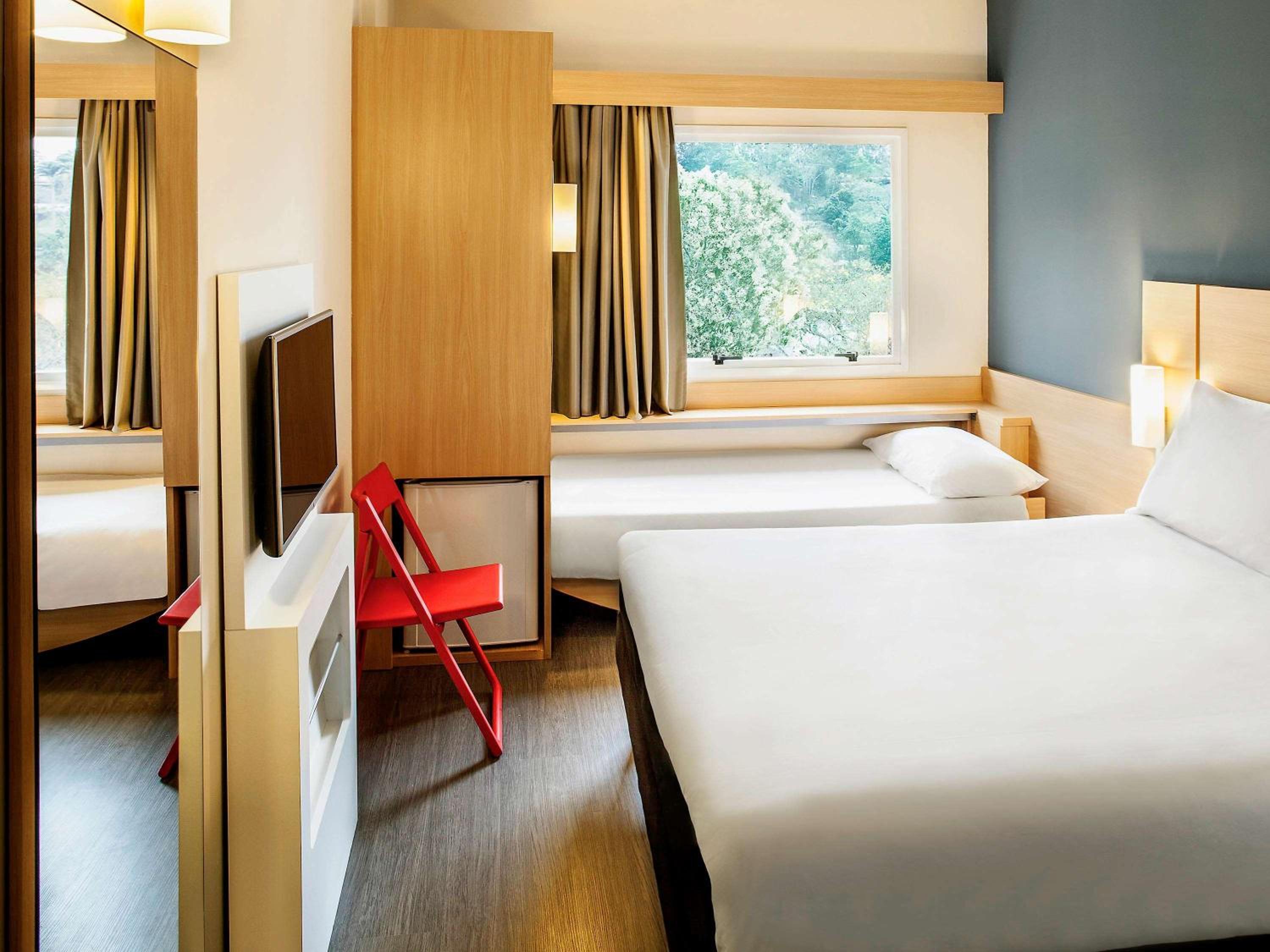 Standard Double Room and an Extra Bed for children photo 2