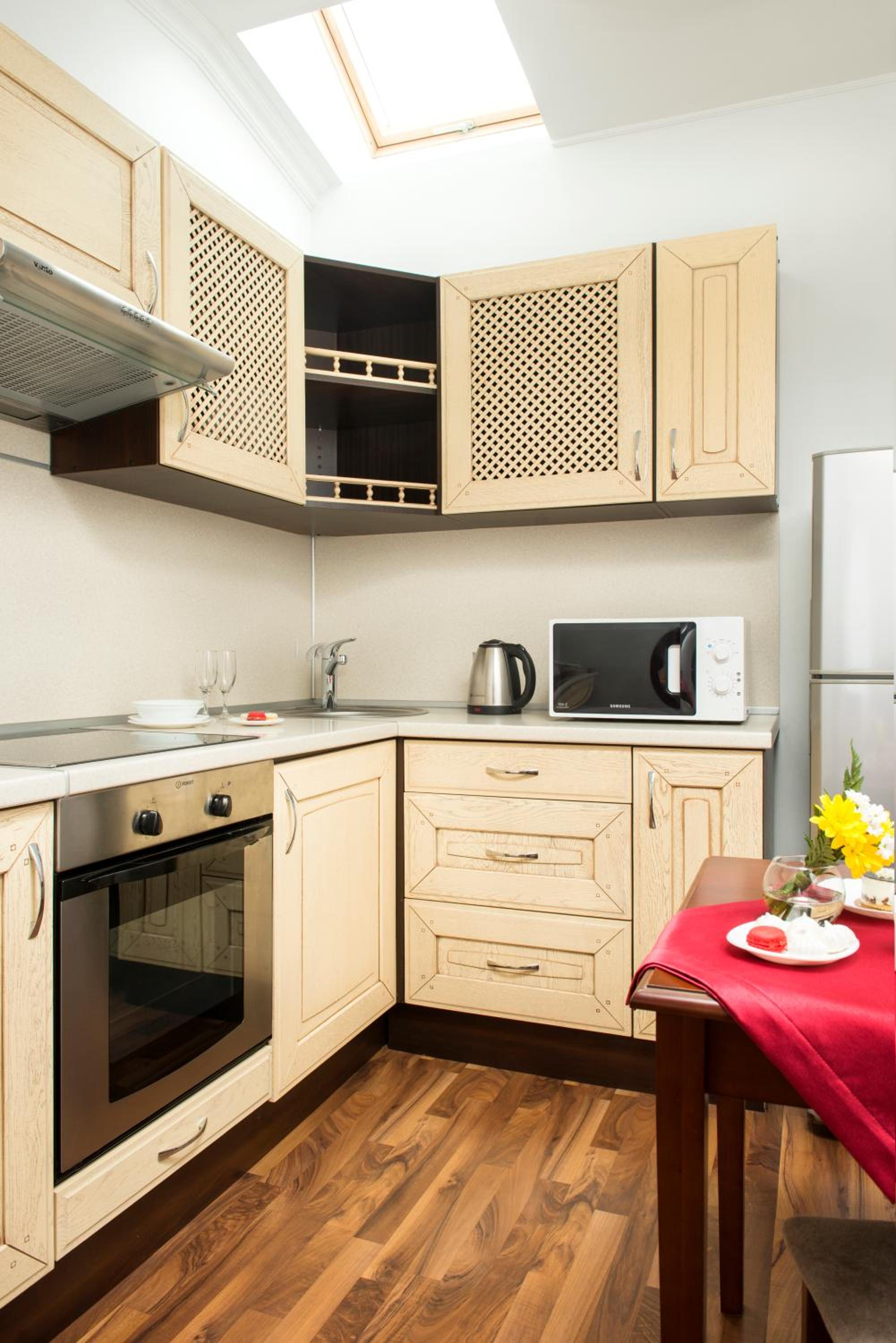 Suite - Photo 9