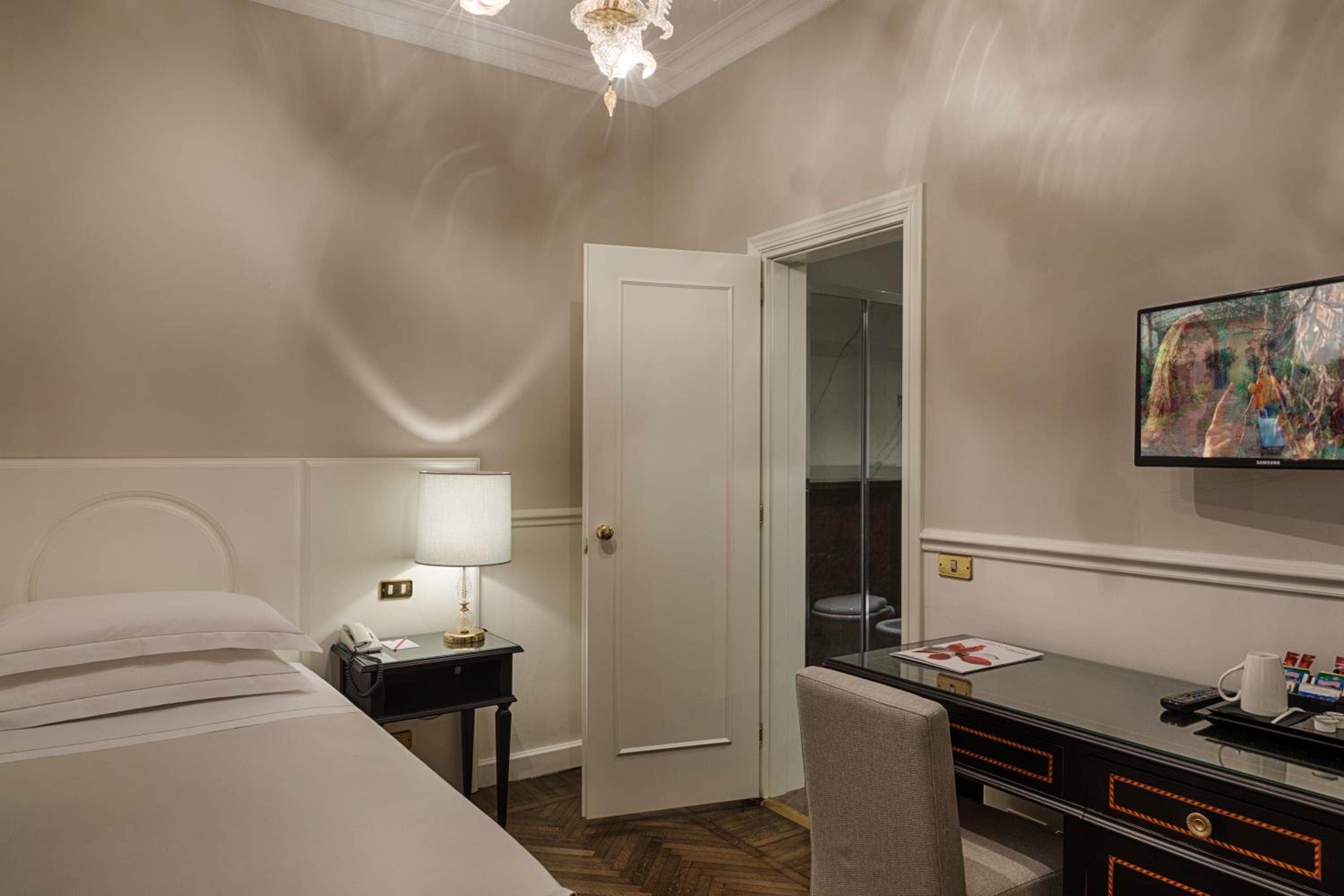 Classic Single Room