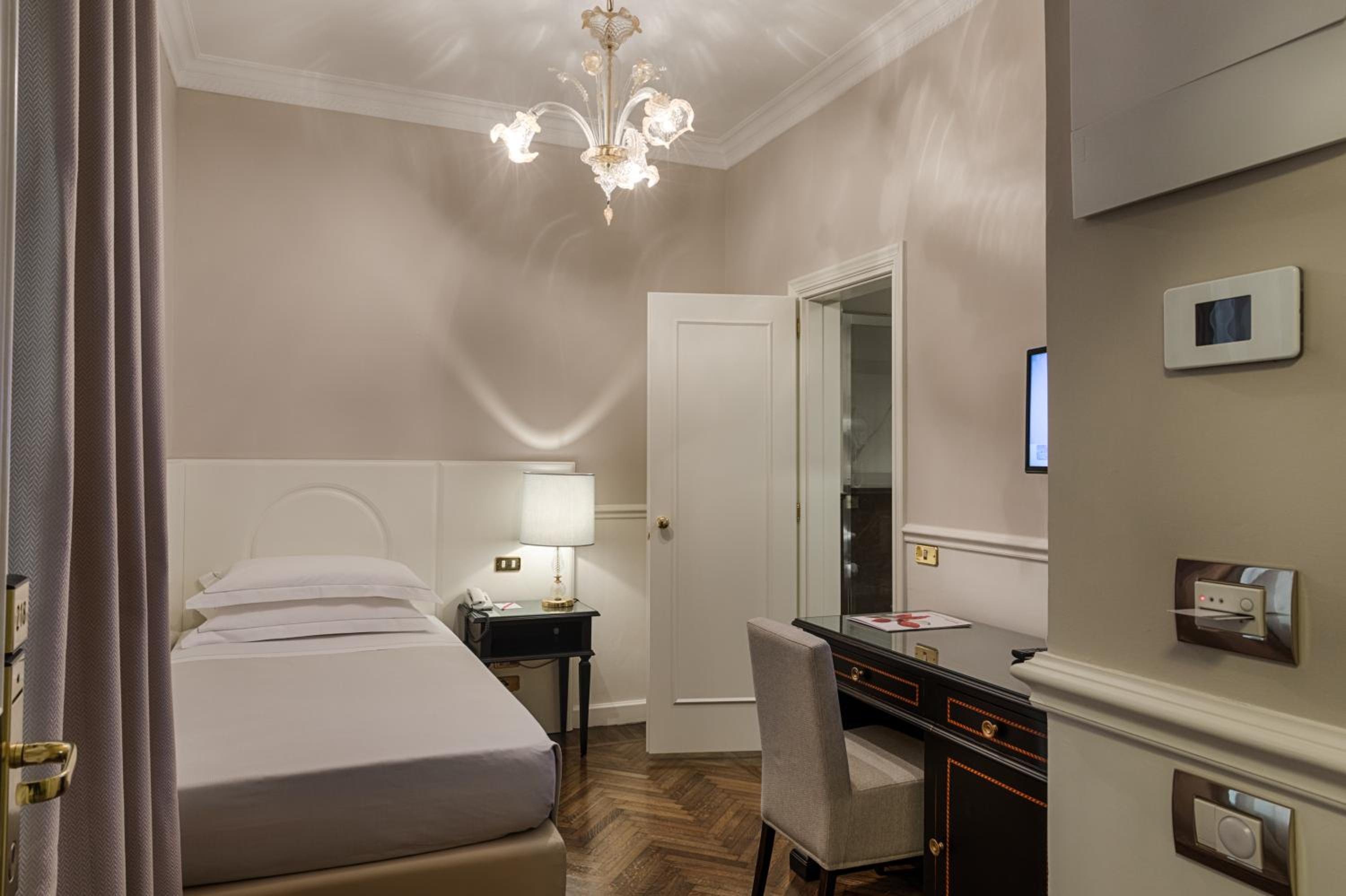 Classic Single Room
