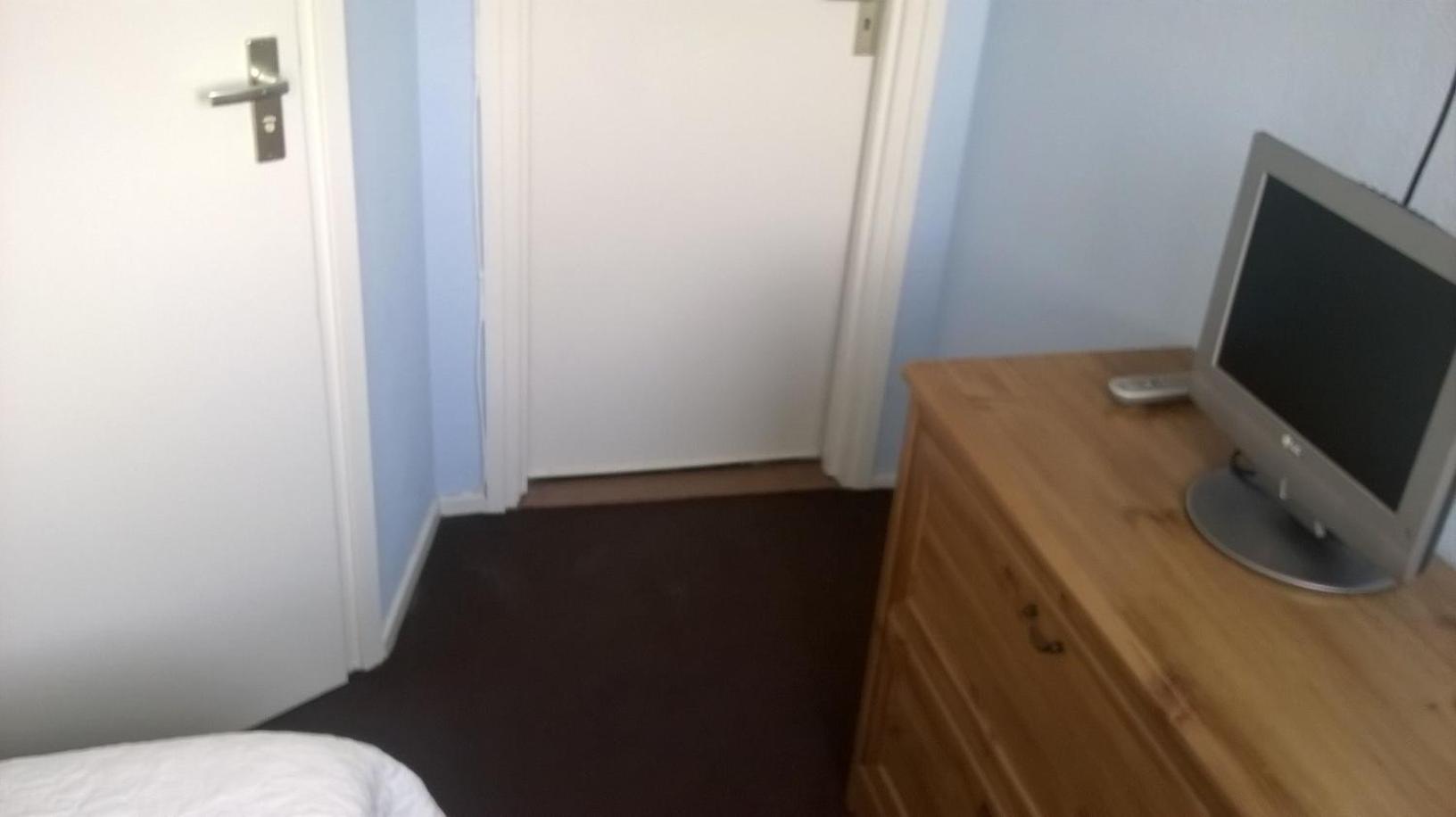 Budget Single Room photo 3